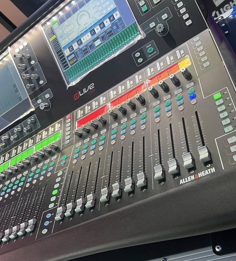 ? ALLEN & HEATH dLIVE C3500 — EXCELLENT ÉTAT : VENTE RAPIDE ?