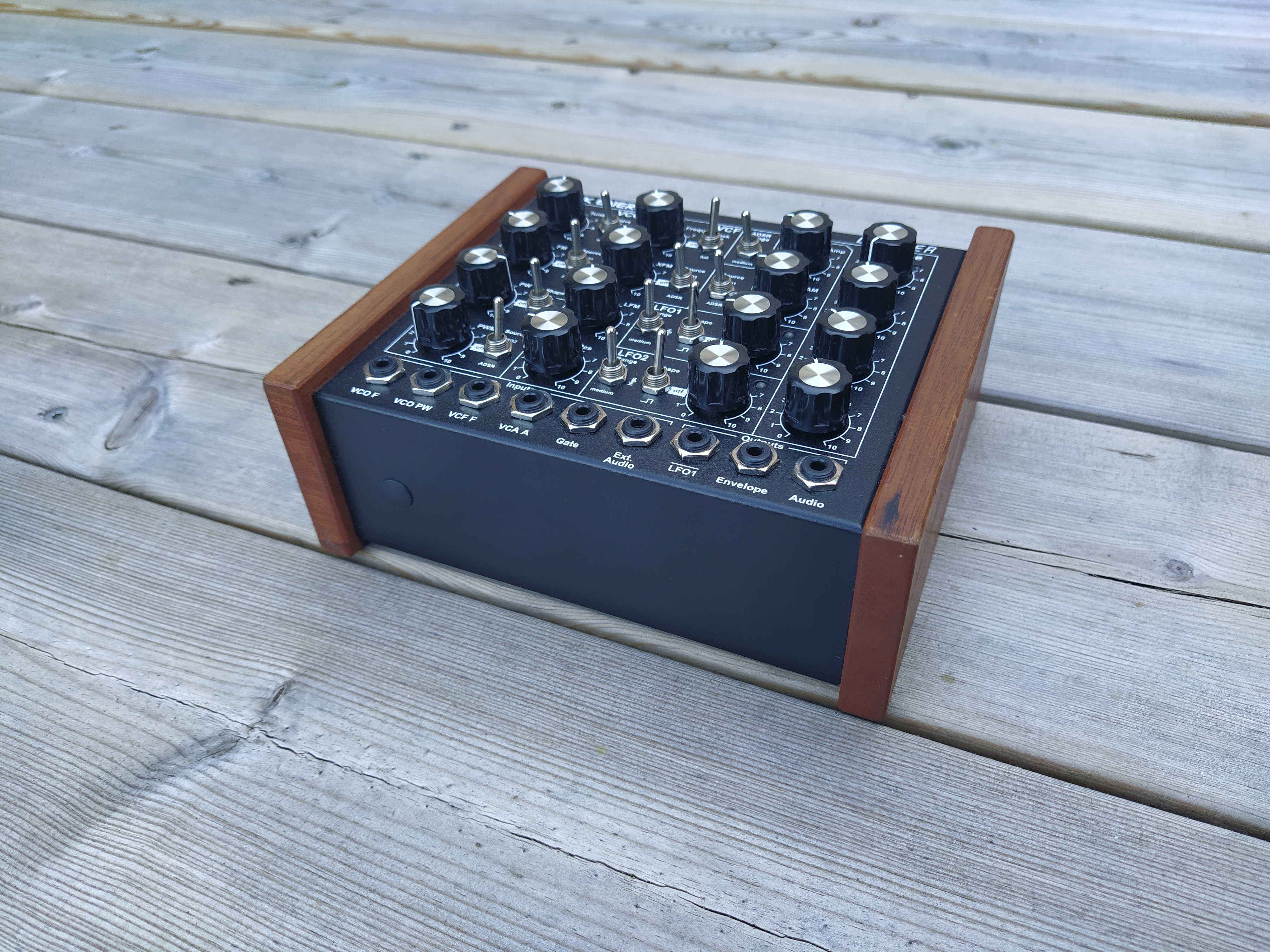 Doepfer Dark Energy Mk1 / 2 alims / patch
