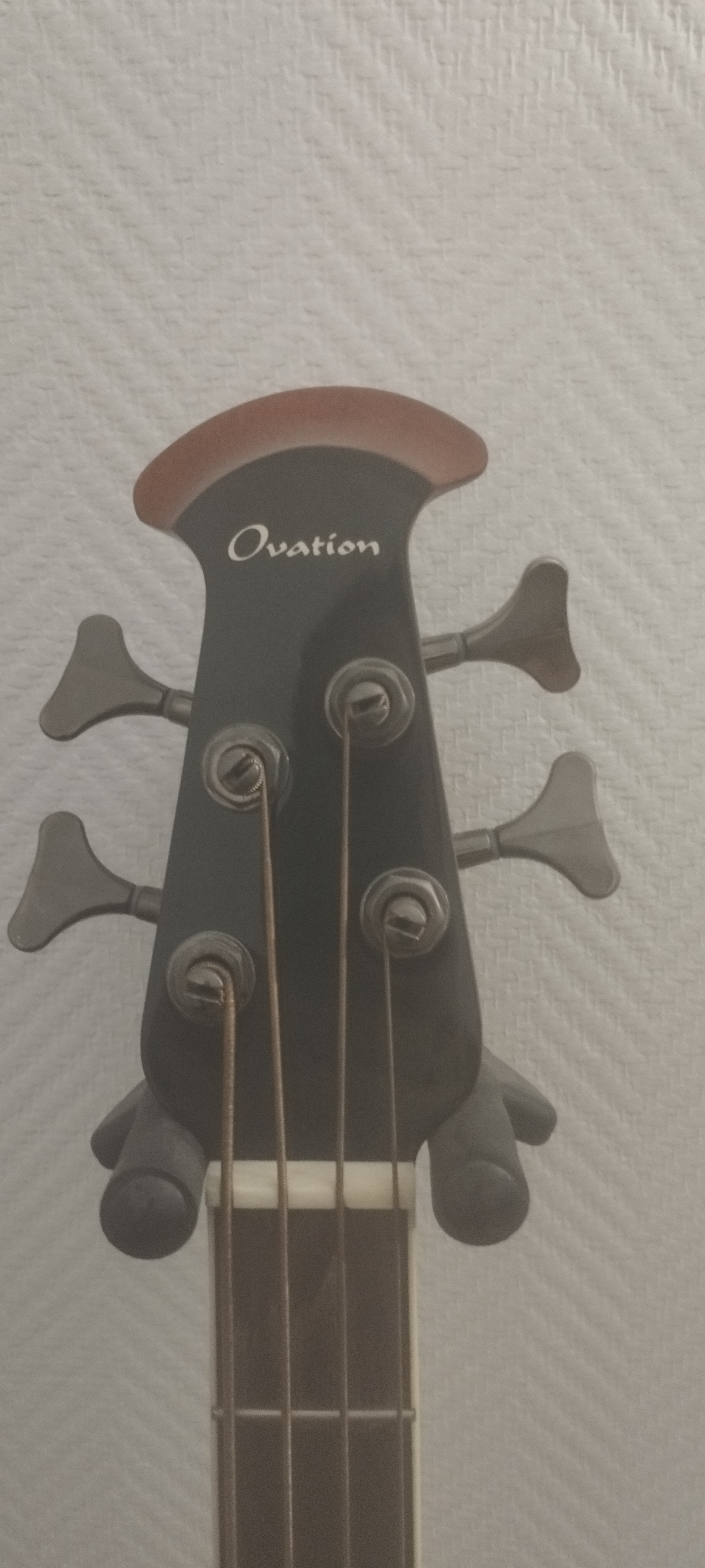 Ovation Celebrity Elite CEB44 Mid Cutaway 4-string (23997)