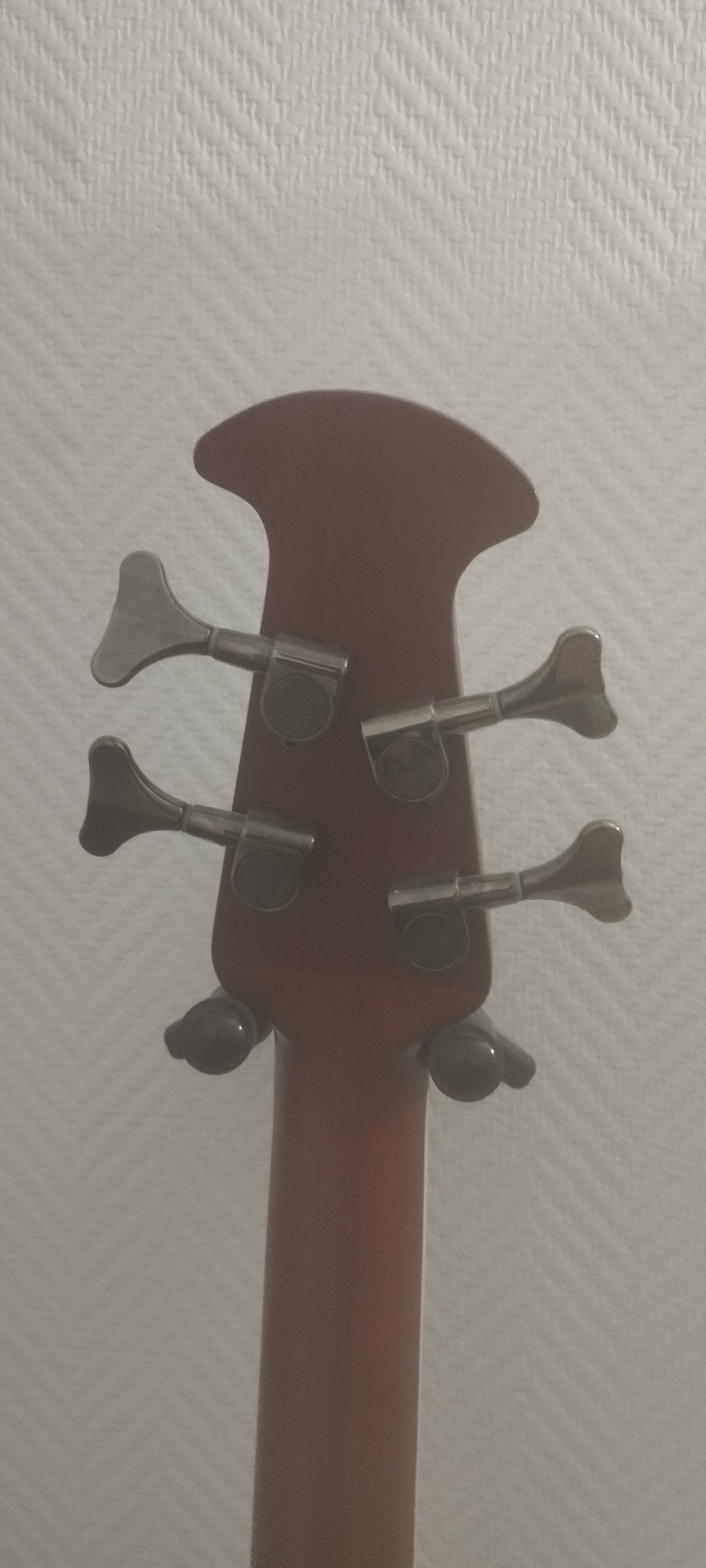 Ovation Celebrity Elite CEB44 Mid Cutaway 4-string (54541)