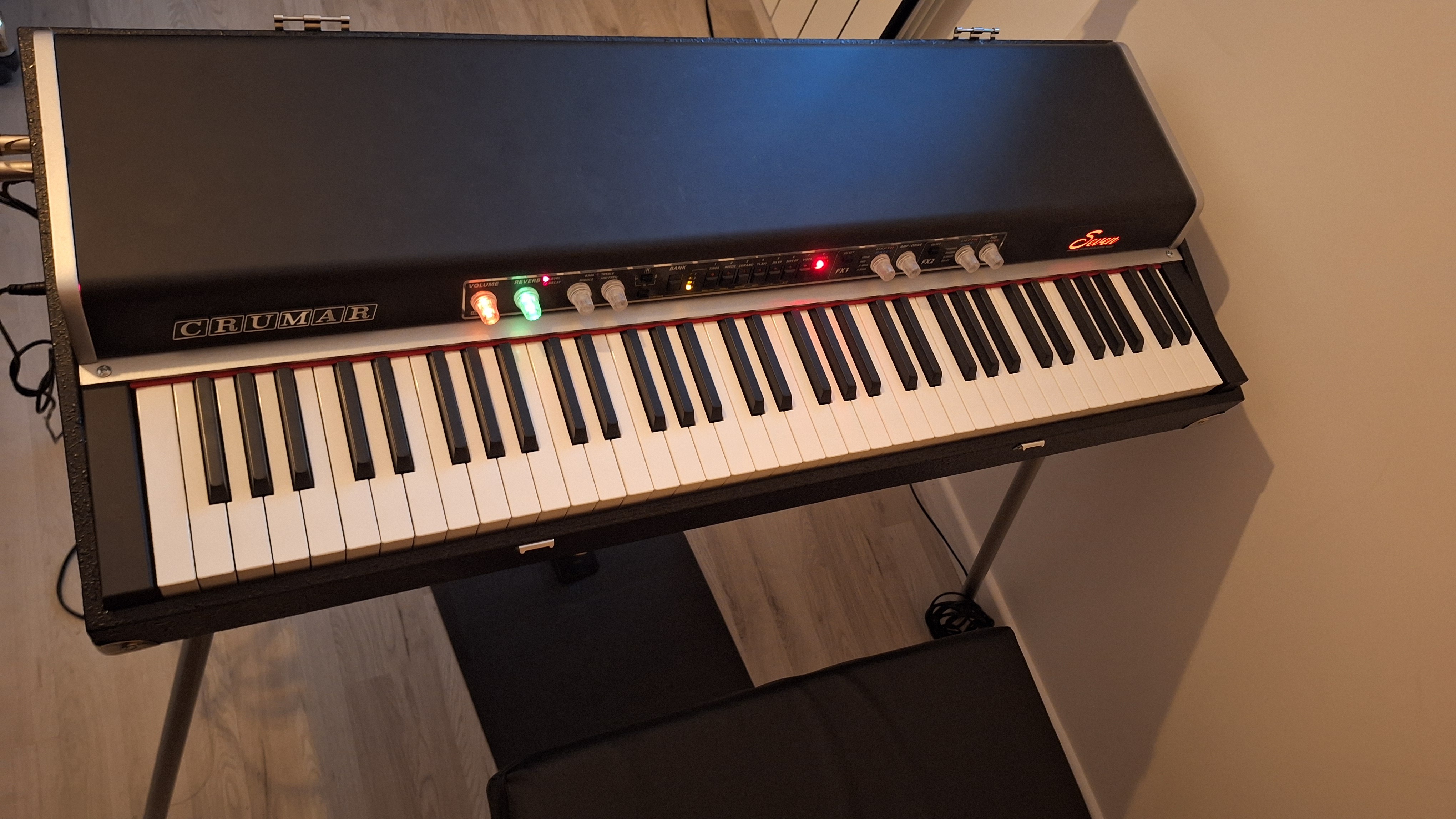 Crumar Seven (38785)