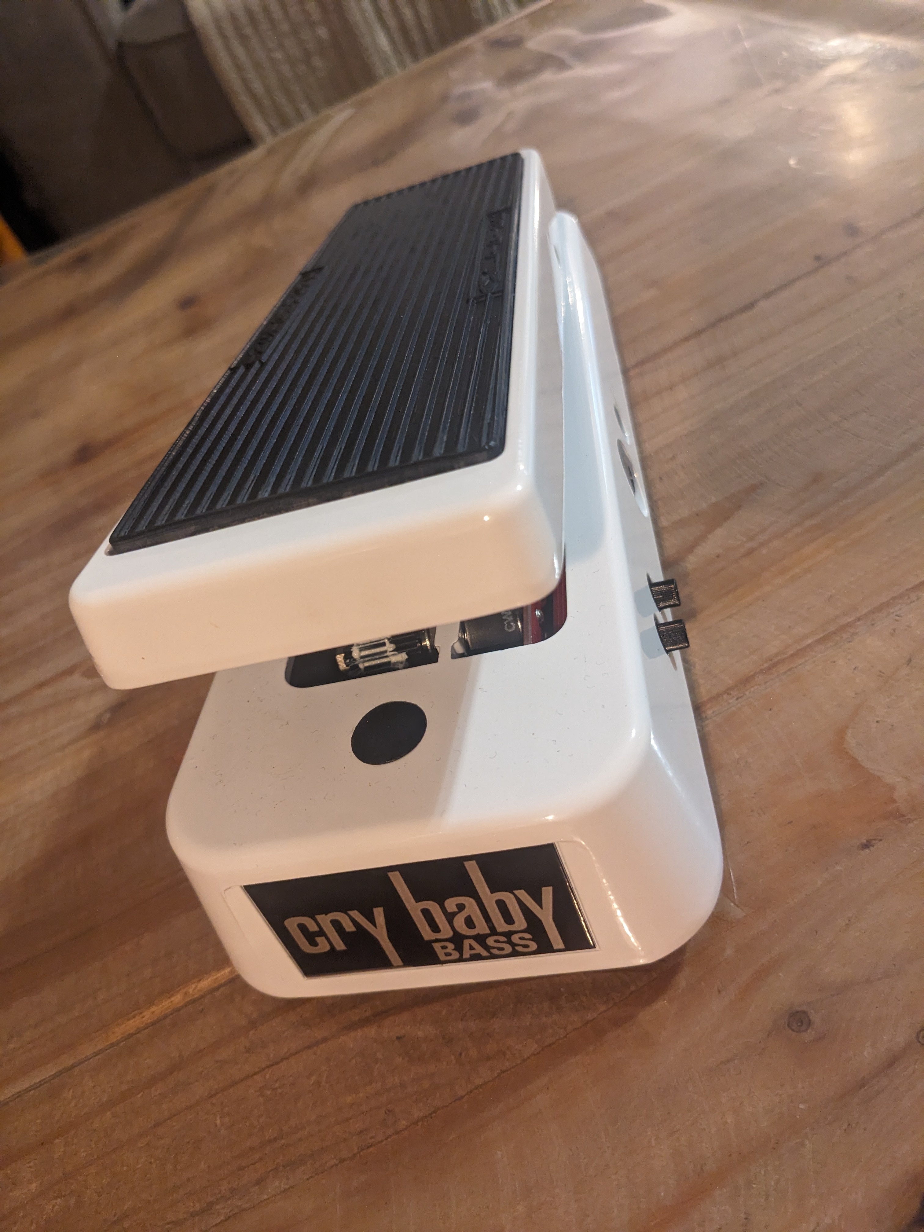 Pedale DUNLOP "Cry Baby" wah-bass modèle 105Q