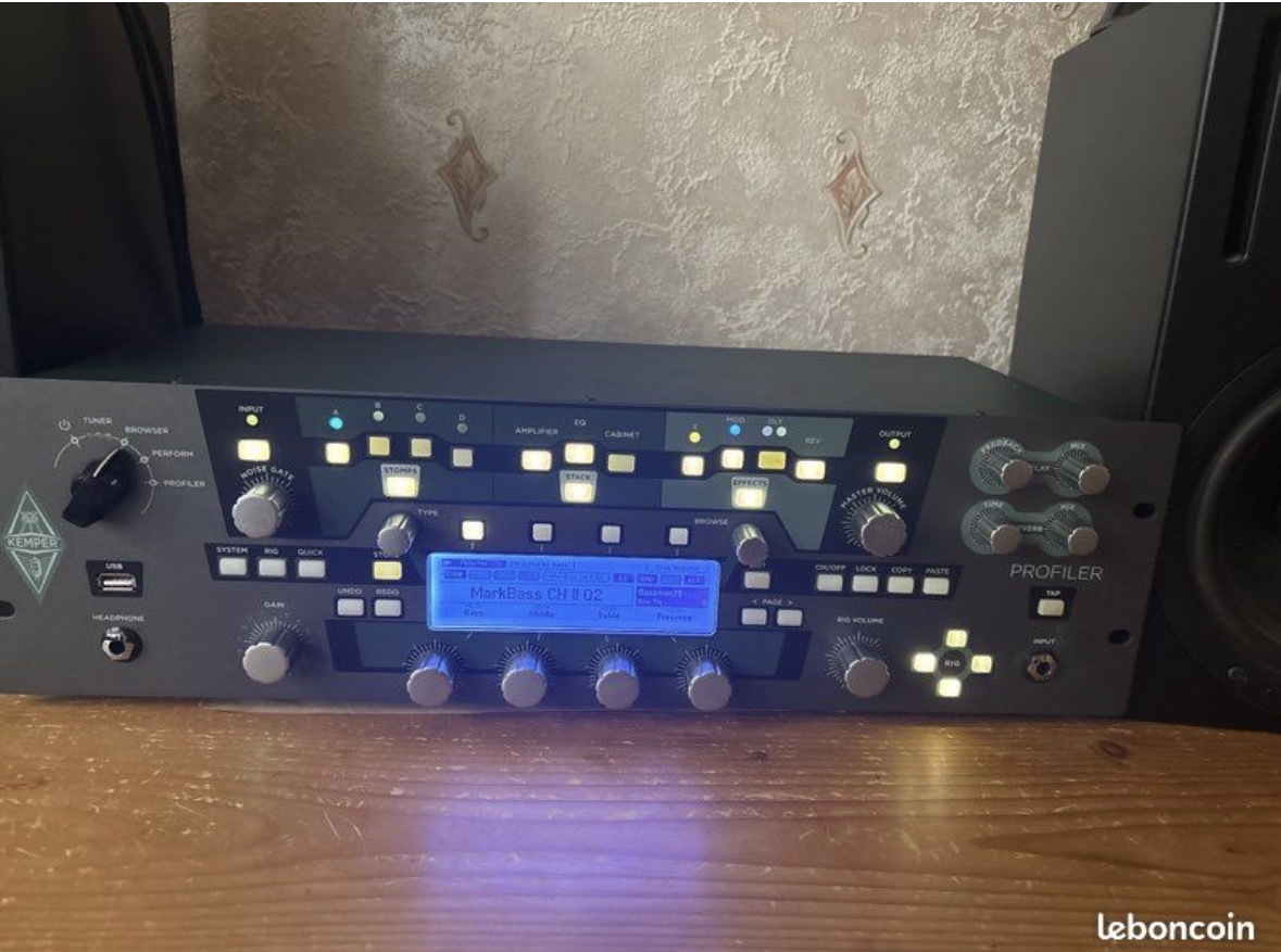 **Kemper Profiler Rack Amplifié \+ Pédalier Expression \+ Rack \+ Carton & Notices
