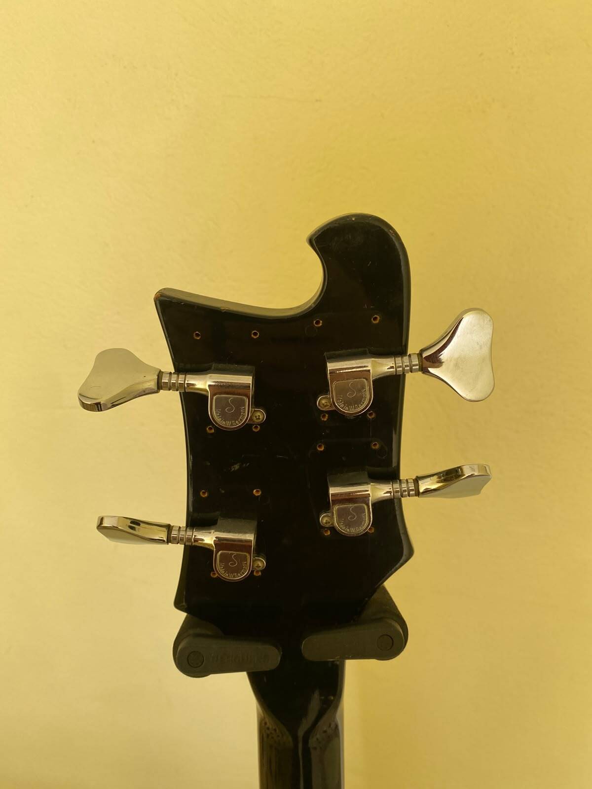Rickenbacker 7