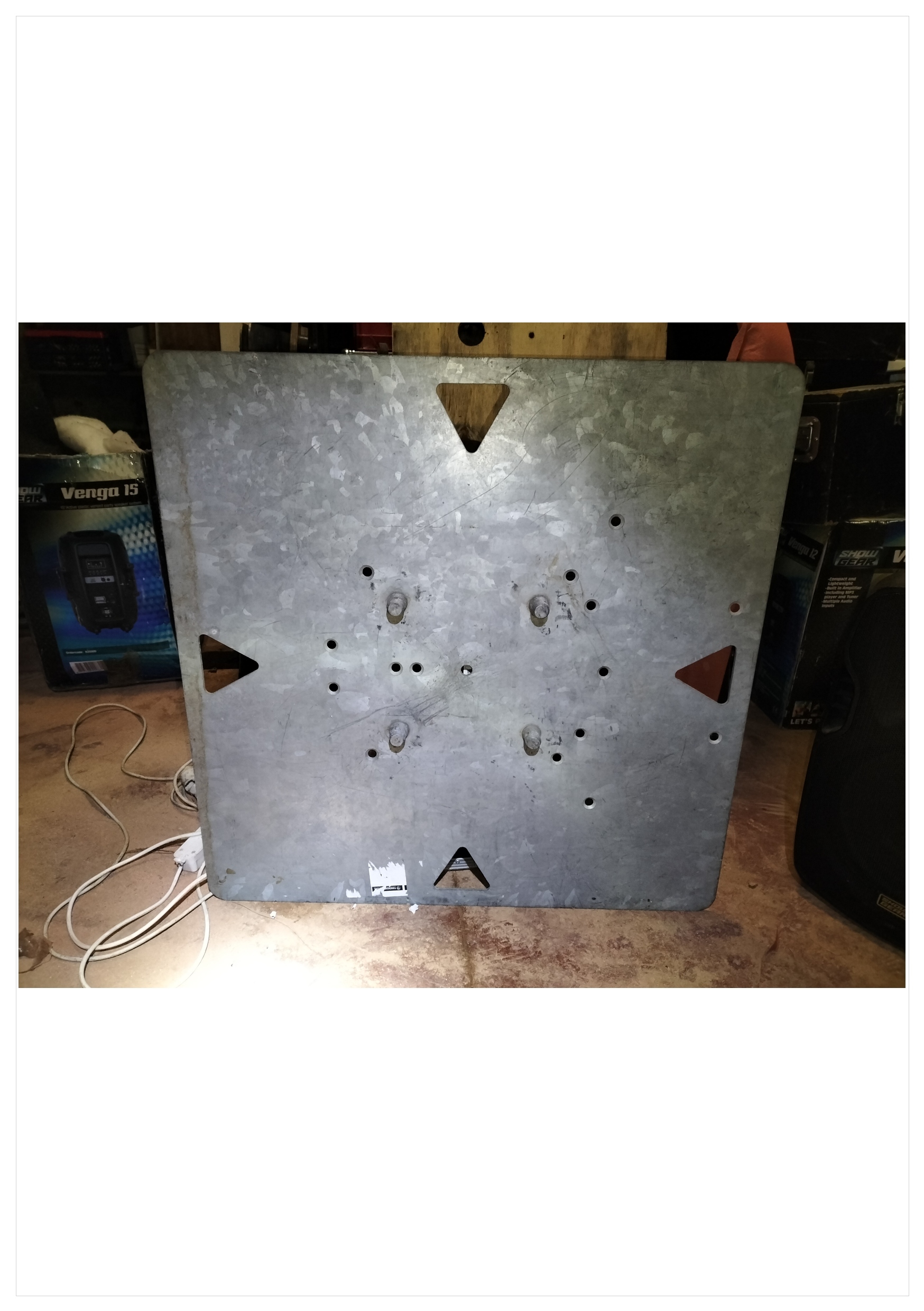 Embase  metallique 100x100