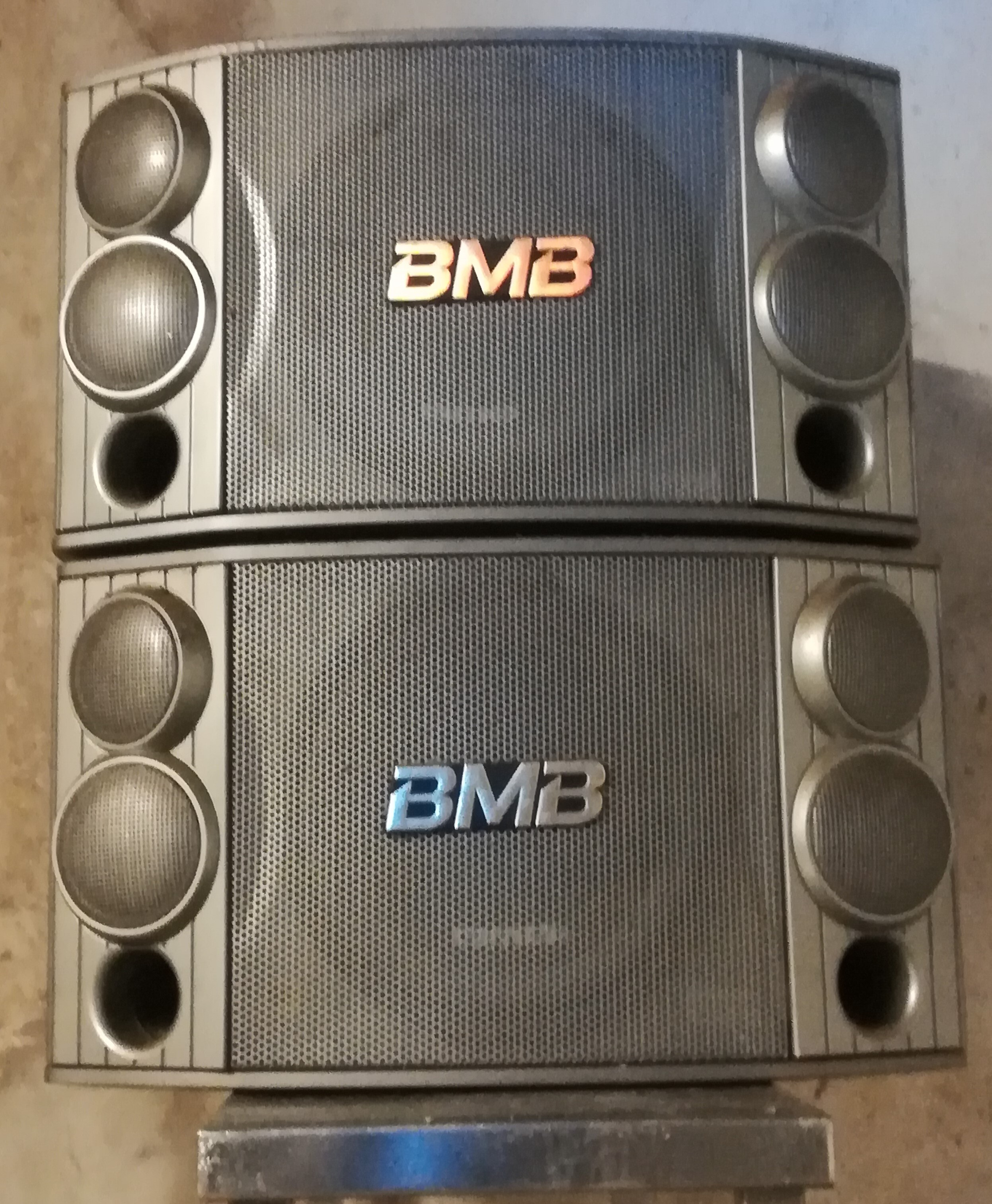 EnceintesBMB261002A1
