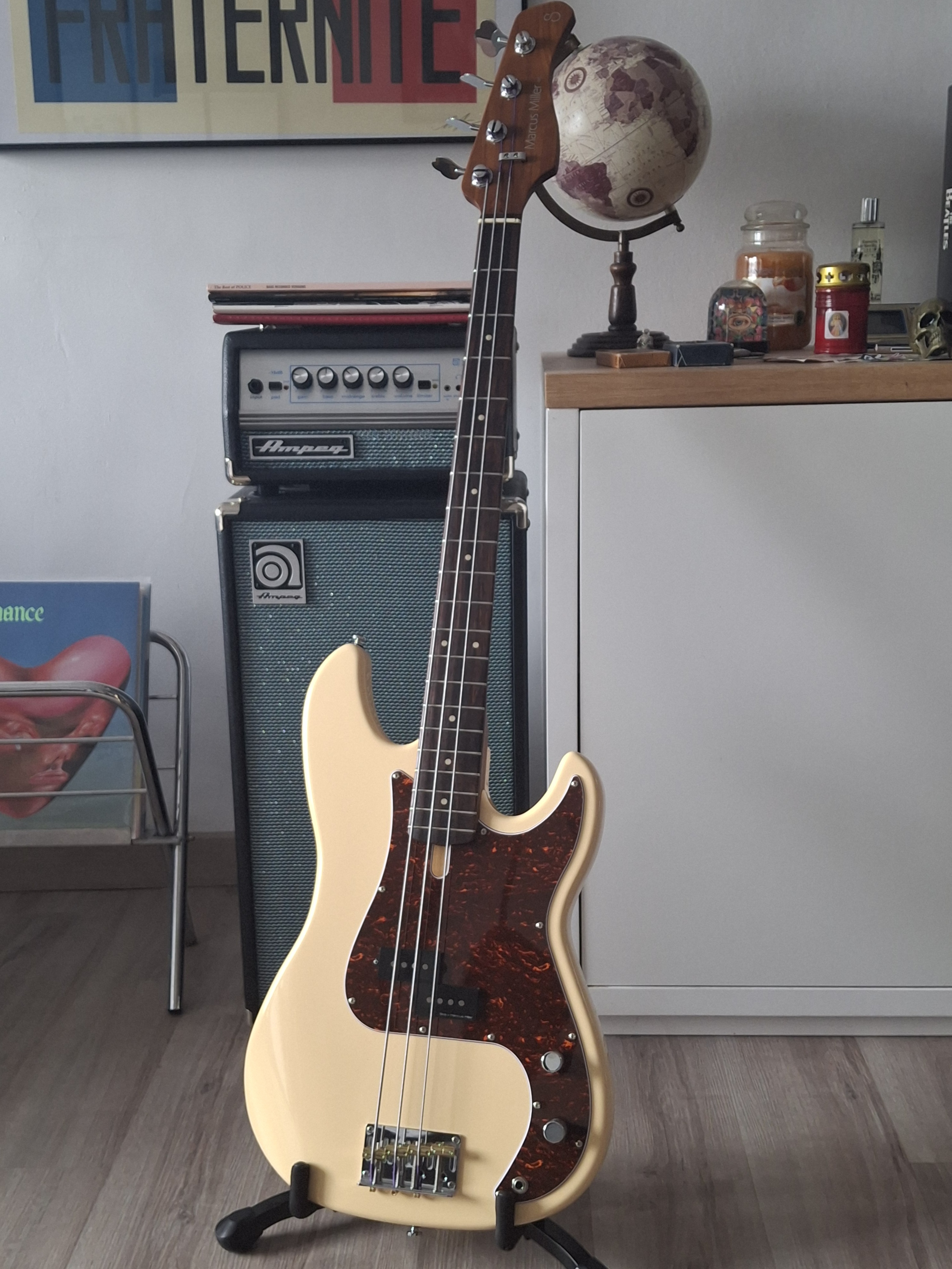 Basse Sire Marcus Miller P5R 4 cordes (Vintage White)