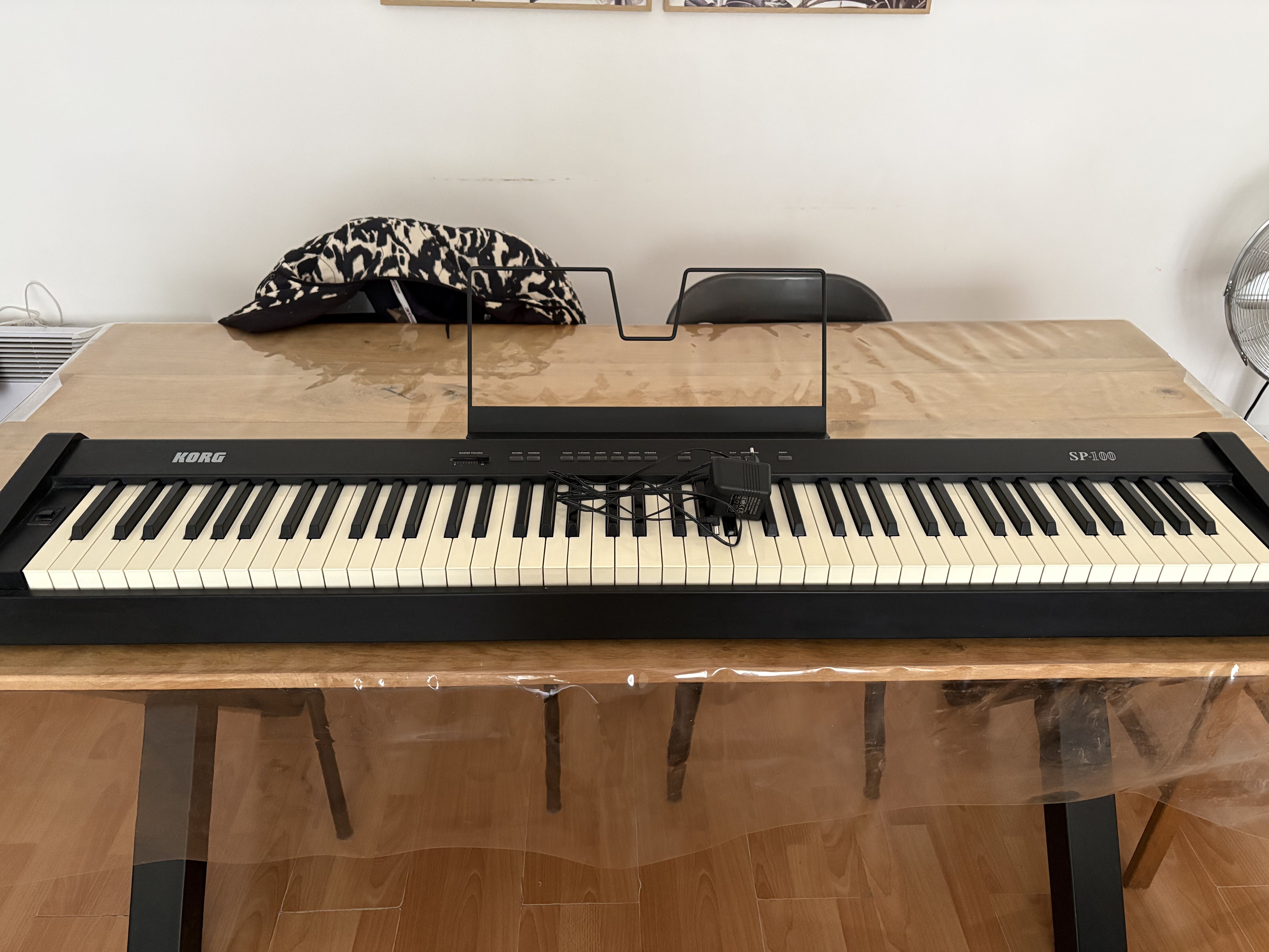 Vends piano numérique Korg SP-100
