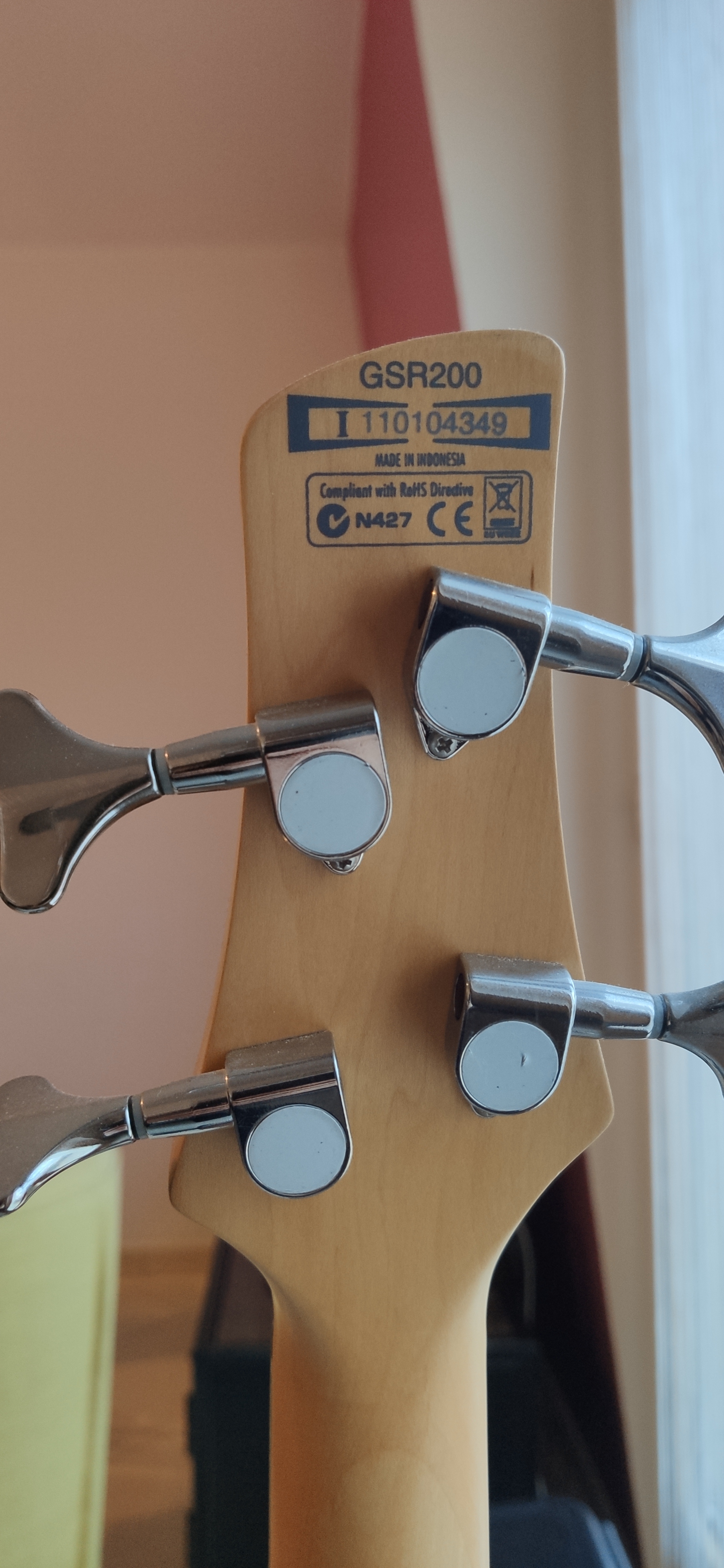 Vends guitare basse Ibanez GSR 200GBK