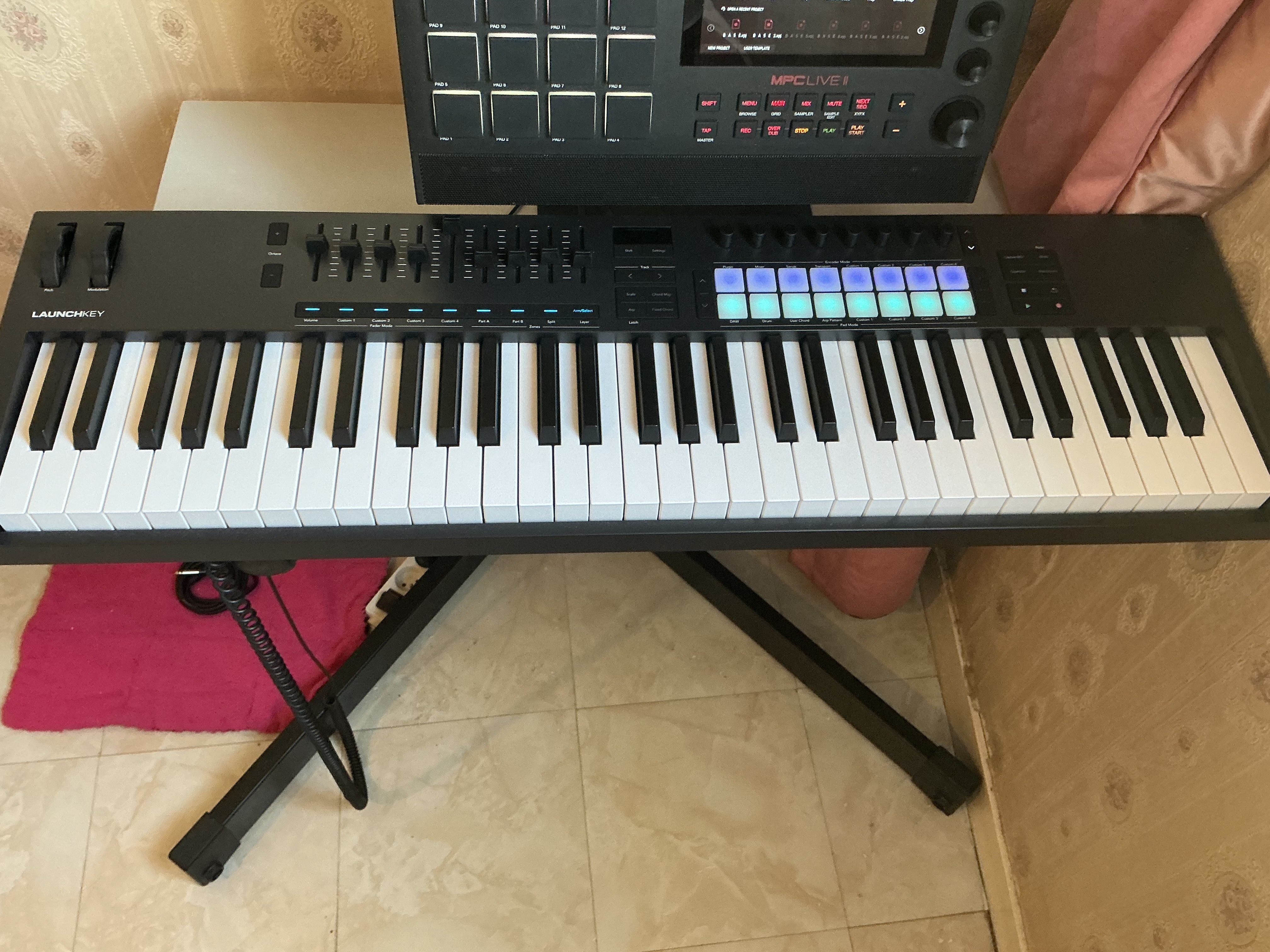 A Saisir Launchkey Mk4 61 Sur Paris