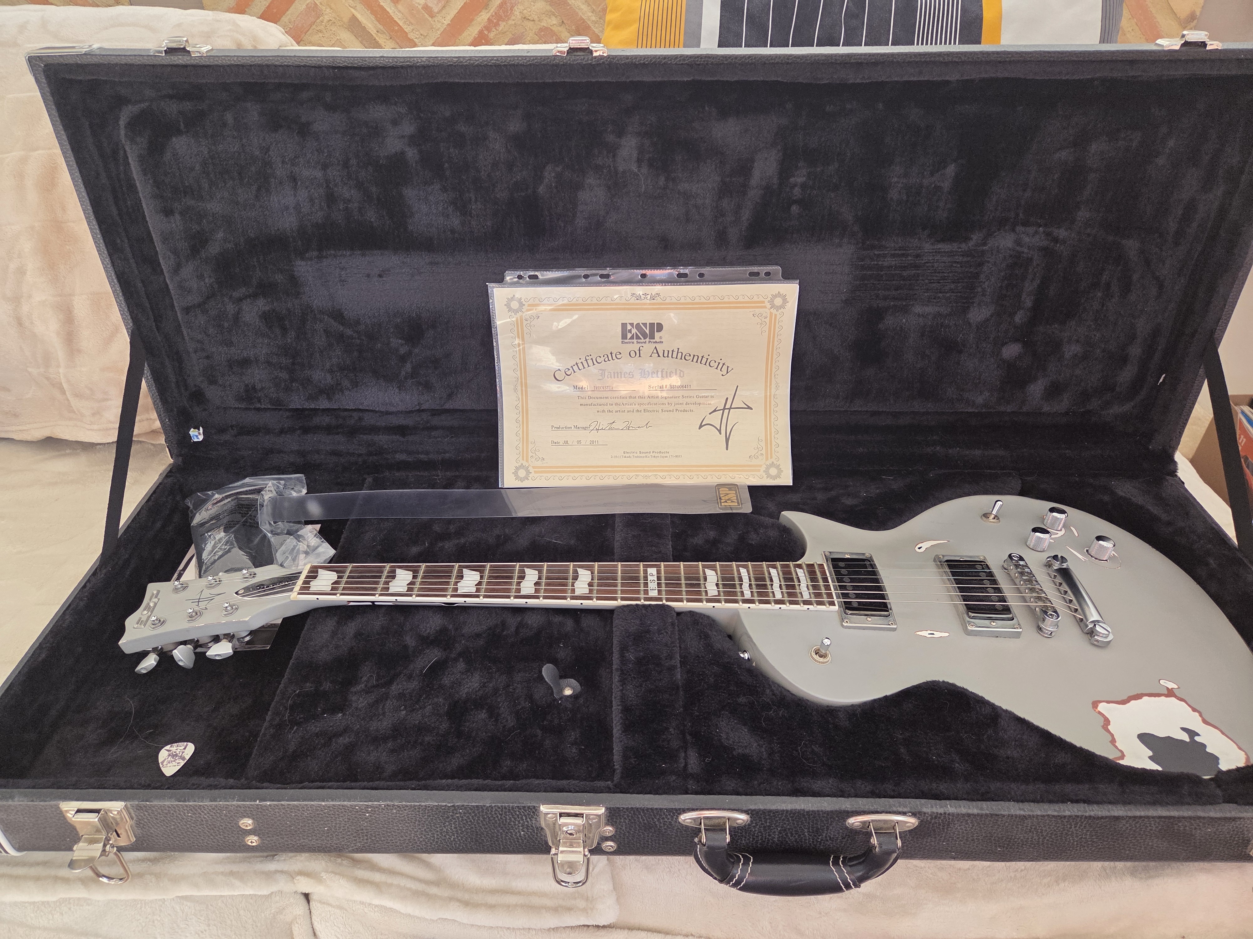 ESP Truckster James Hetfield Signature Series, Japon 2011, certificat + étui ESP
