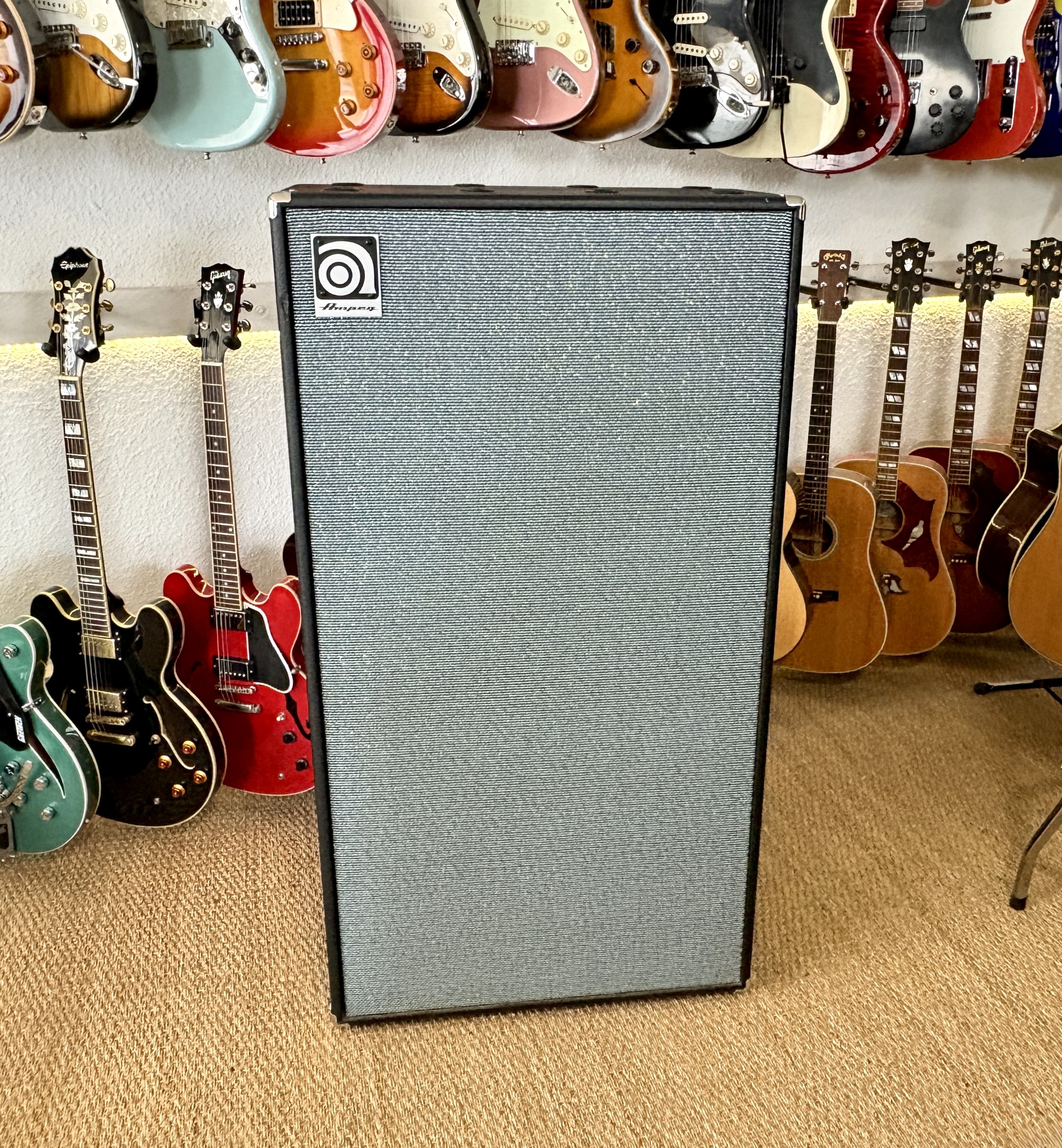 Ampeg SVT-810AV Heritage 