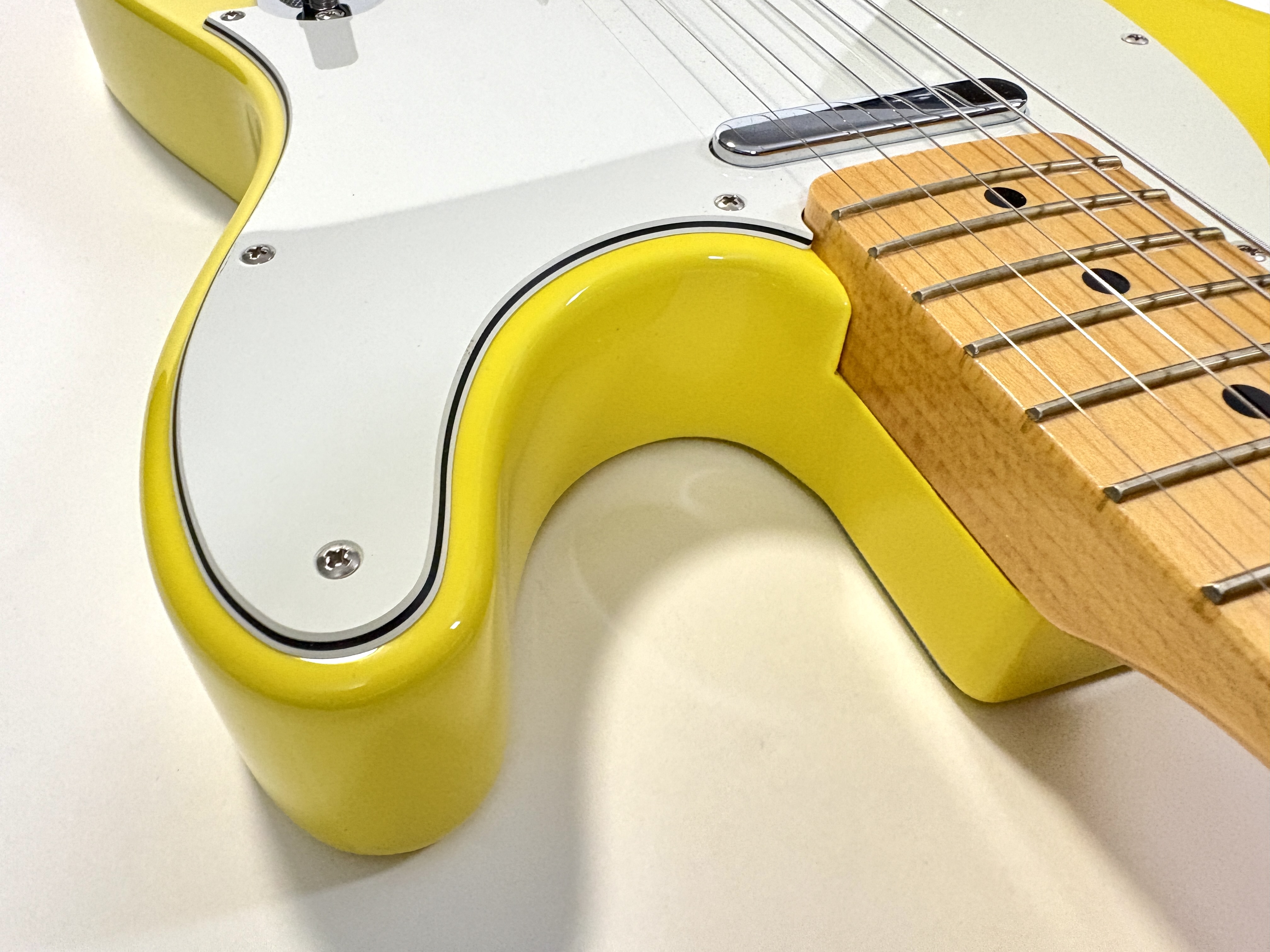 Fender Made in Japan Limited International Color Telecaster (63077)