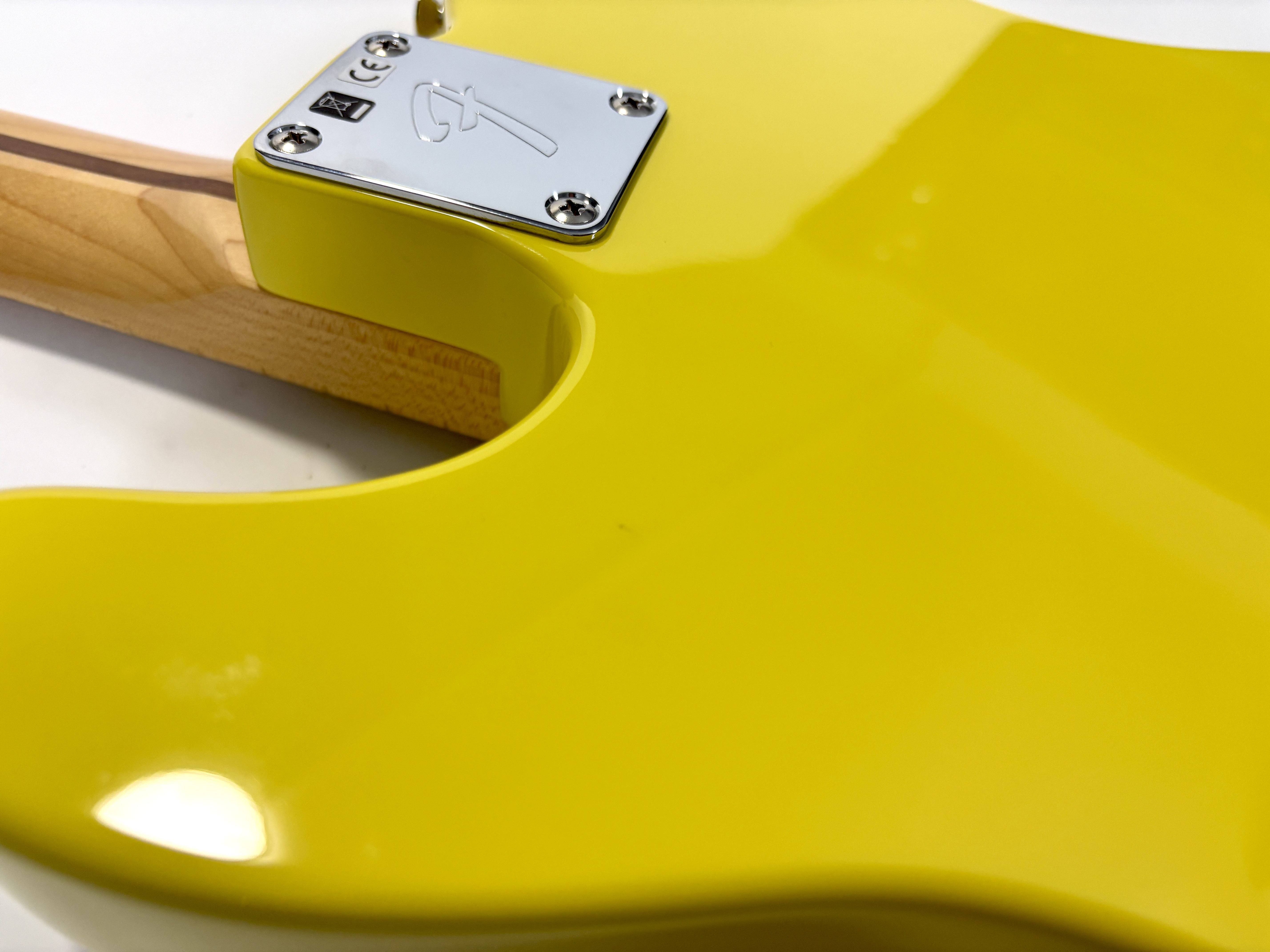 Fender Made in Japan Limited International Color Telecaster (19128)