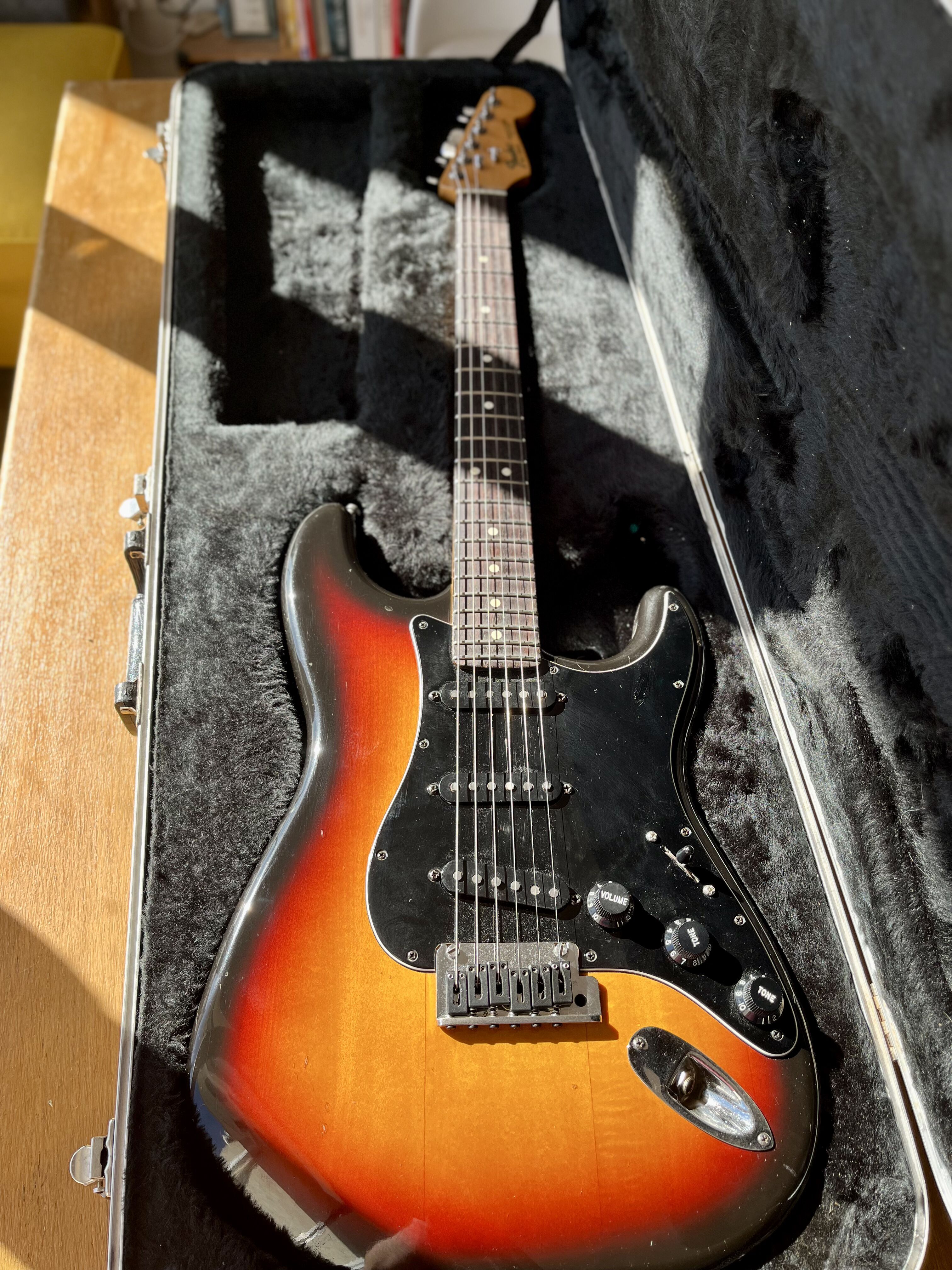 Fender Stratocaster American Standard USA 1989 – 3-Color Sunburst – Refrettée