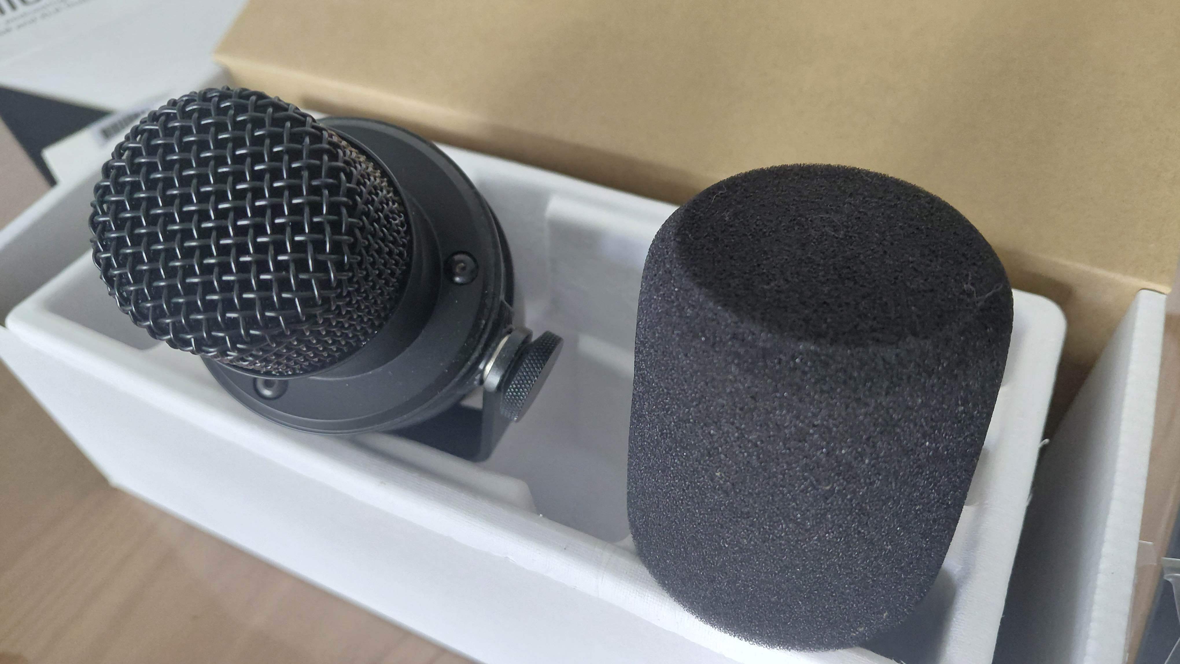 Shure MV7 (9844)