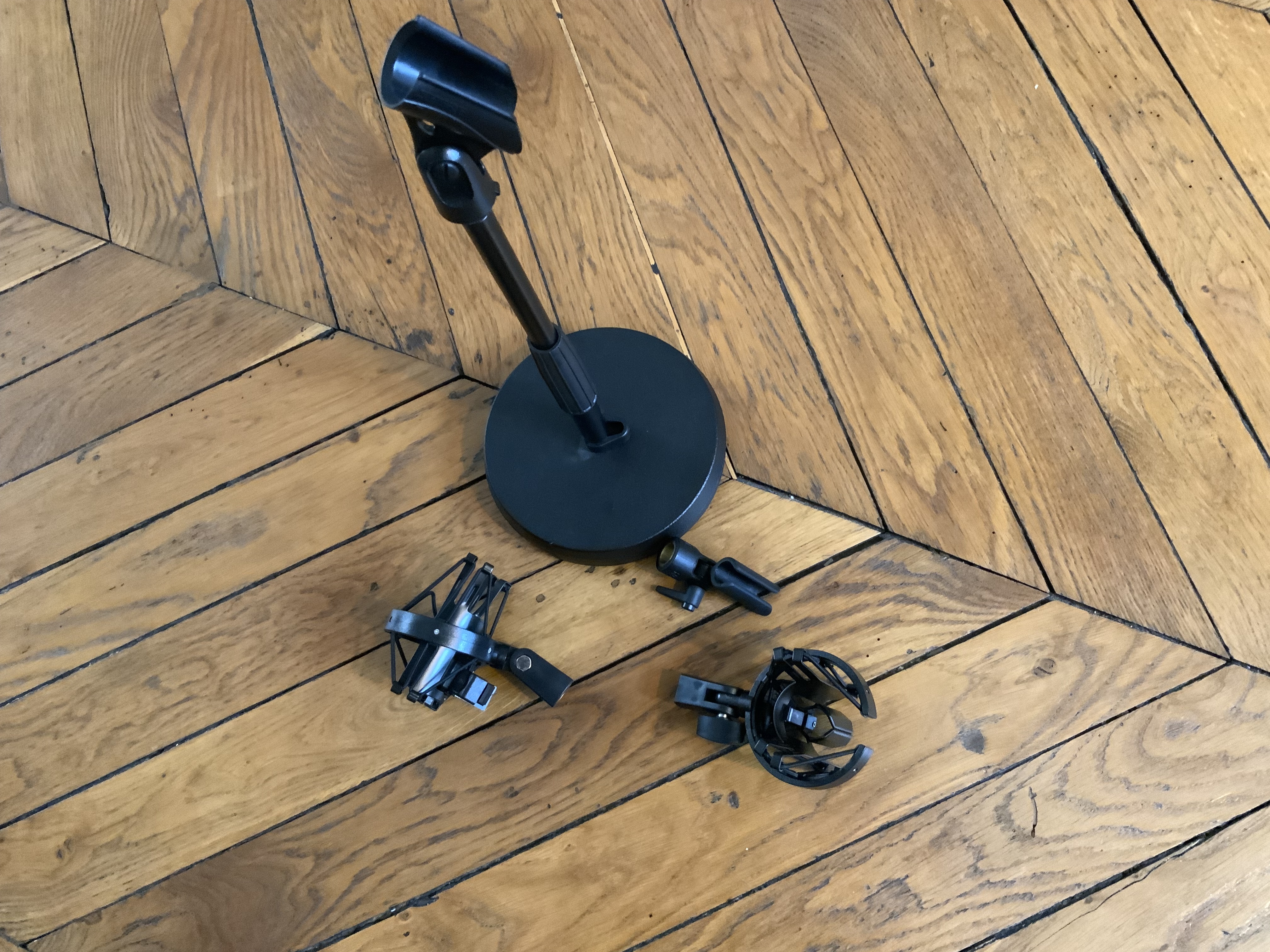 Vends pied de micro Konig & Meyer modèle LK6