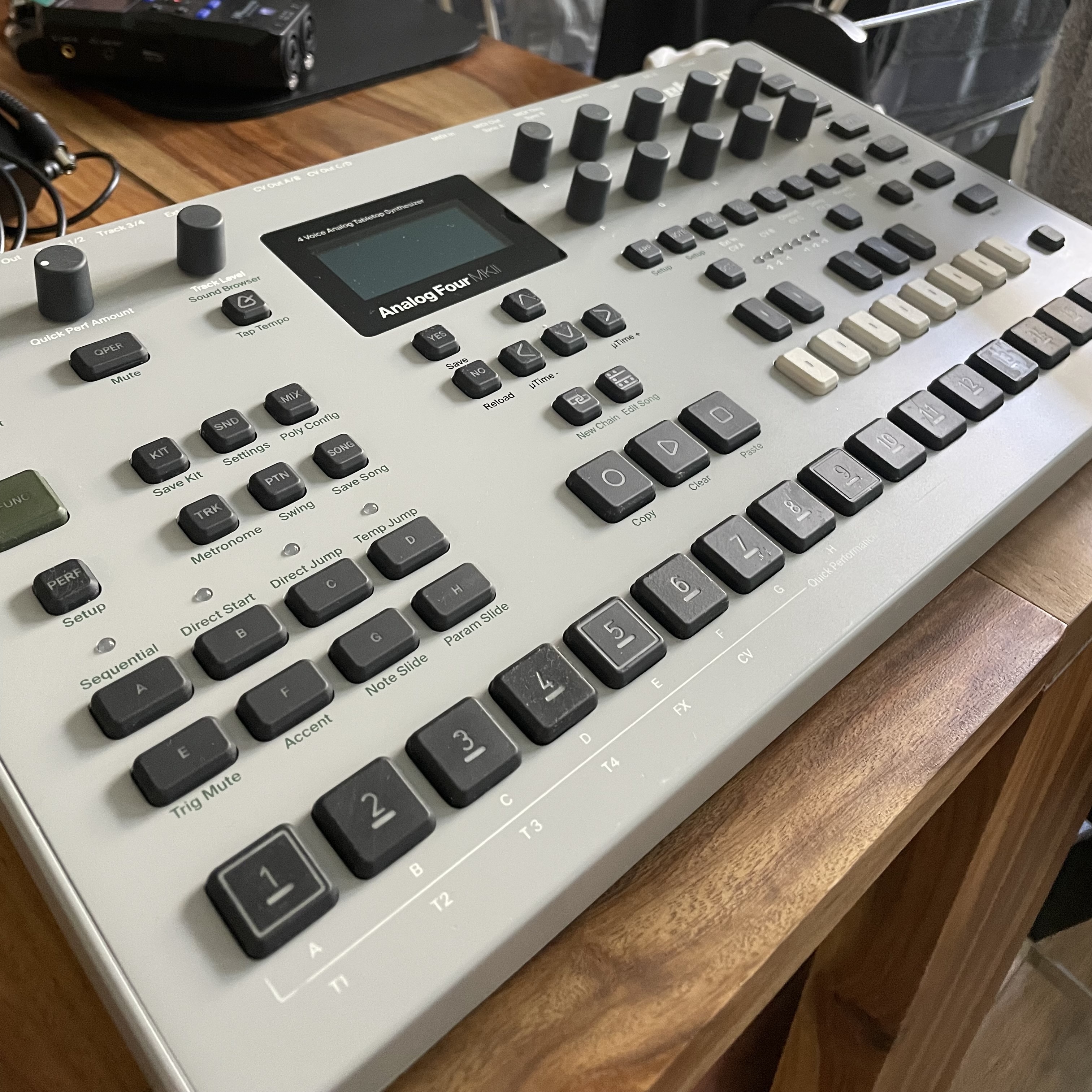Elektron analog four mk2 