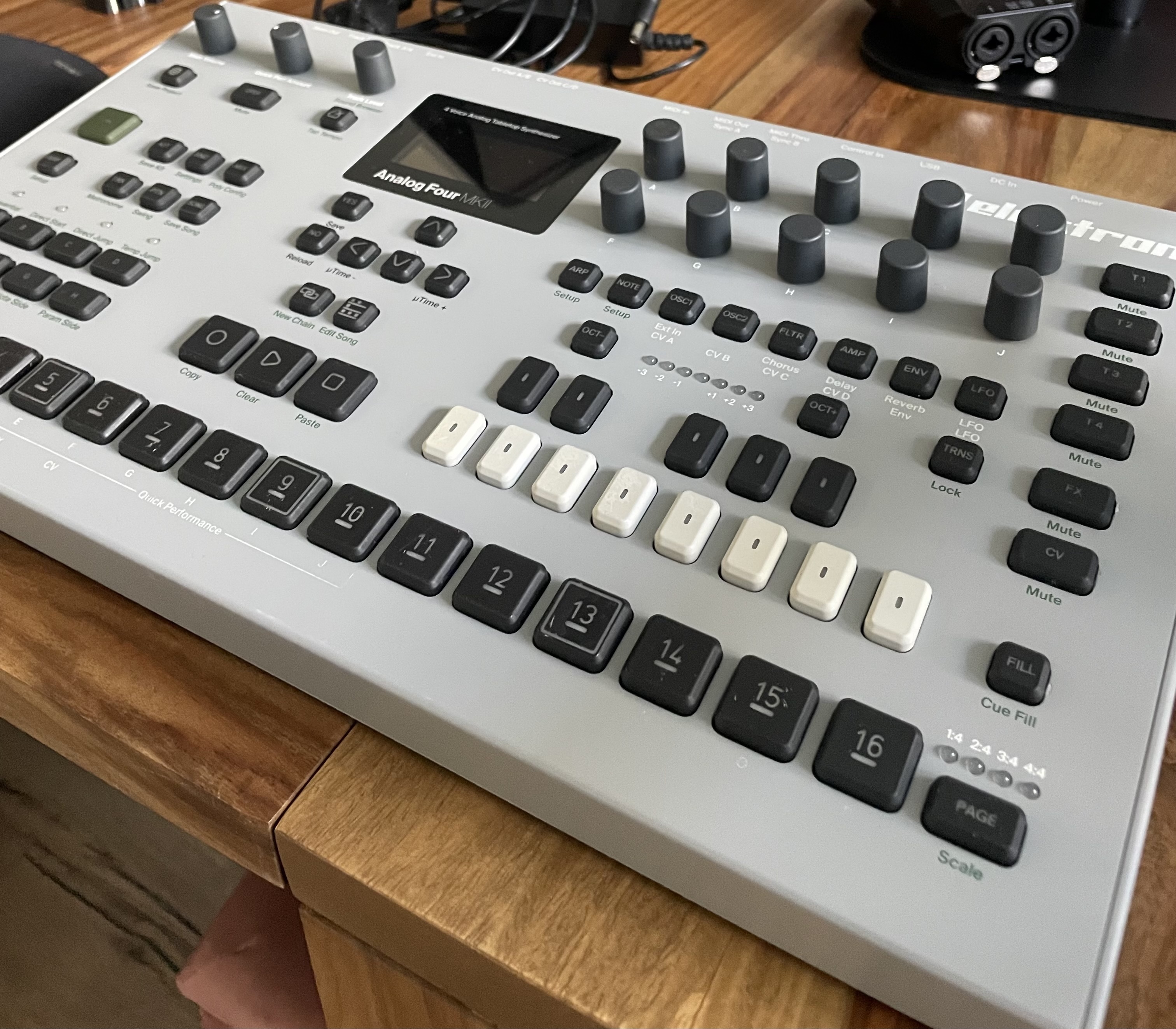 Elektron Analog Four MKII (11733)