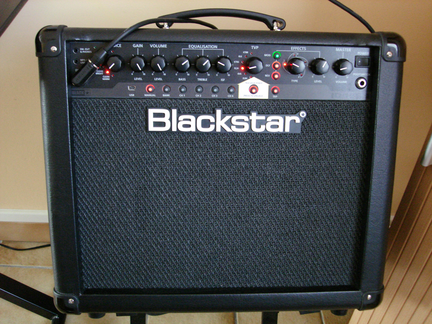 Vends Blackstar ID:15TVP comme neuf