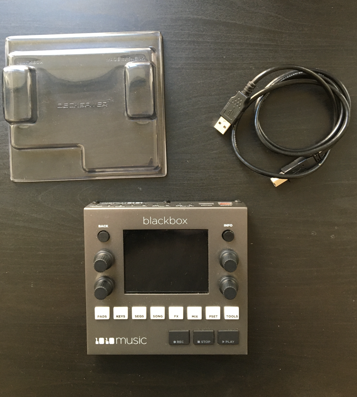 Vds 1010music Blackbox parfait état, avec decksaver, câble, carte SD32g et boite.