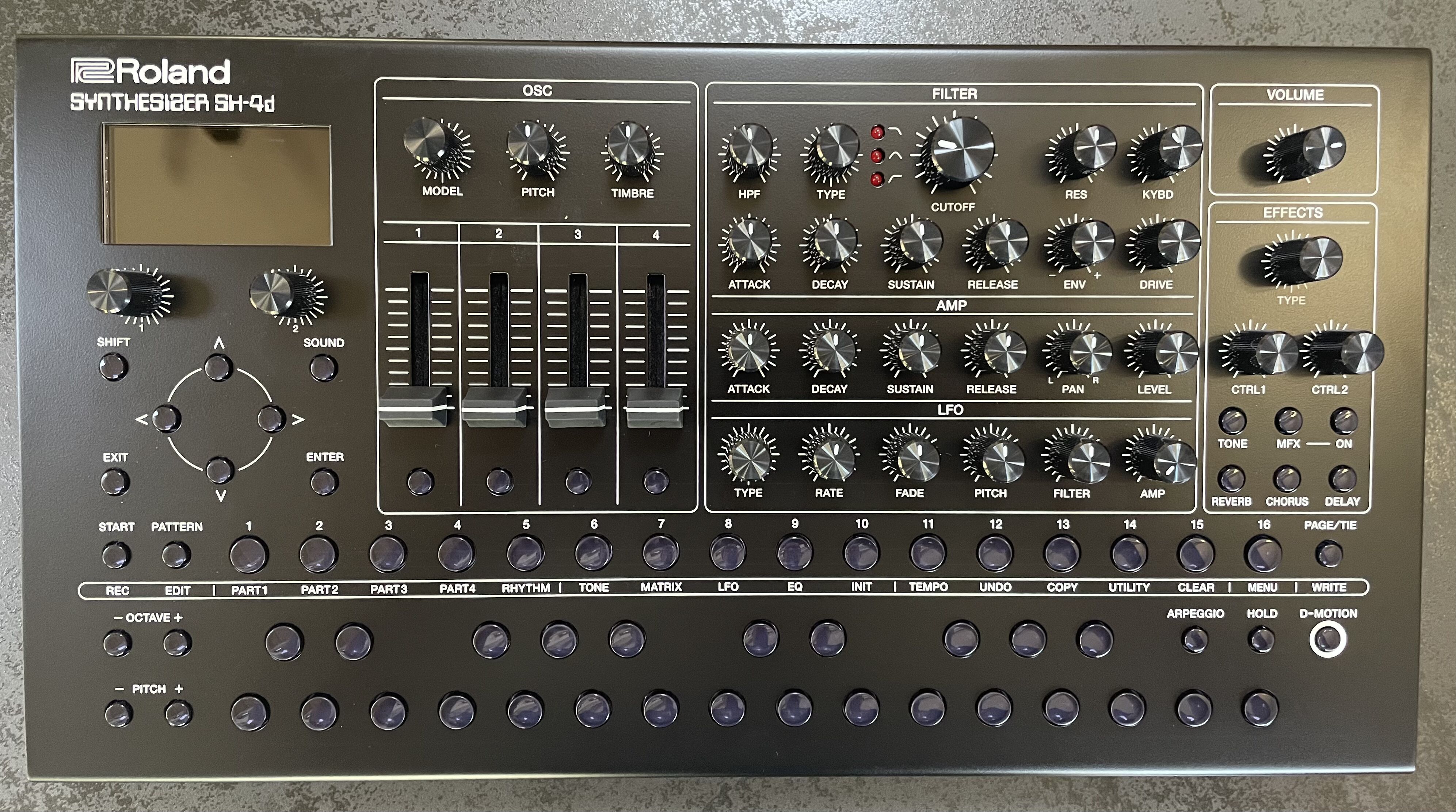 Roland SH-4d (61210)