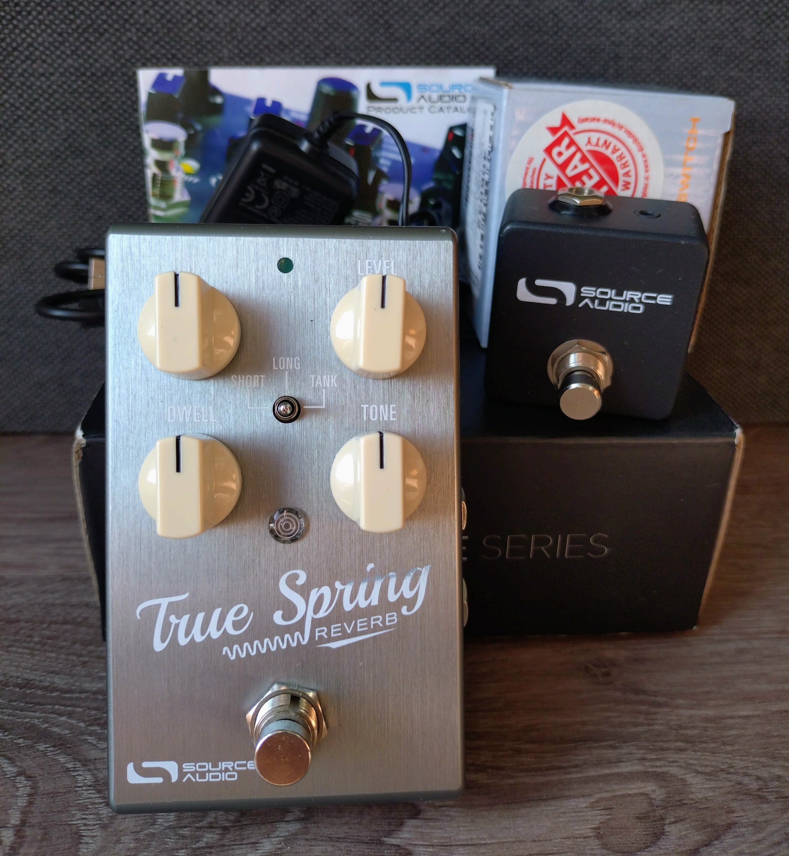 True Spring Reverb/Tremolo + Switch externe Source Audio