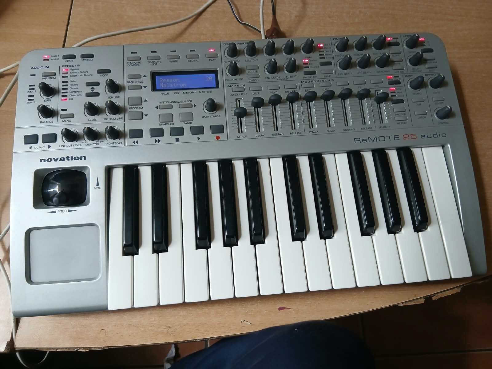 Novation X-Station / ReMOTE 25 Audio
