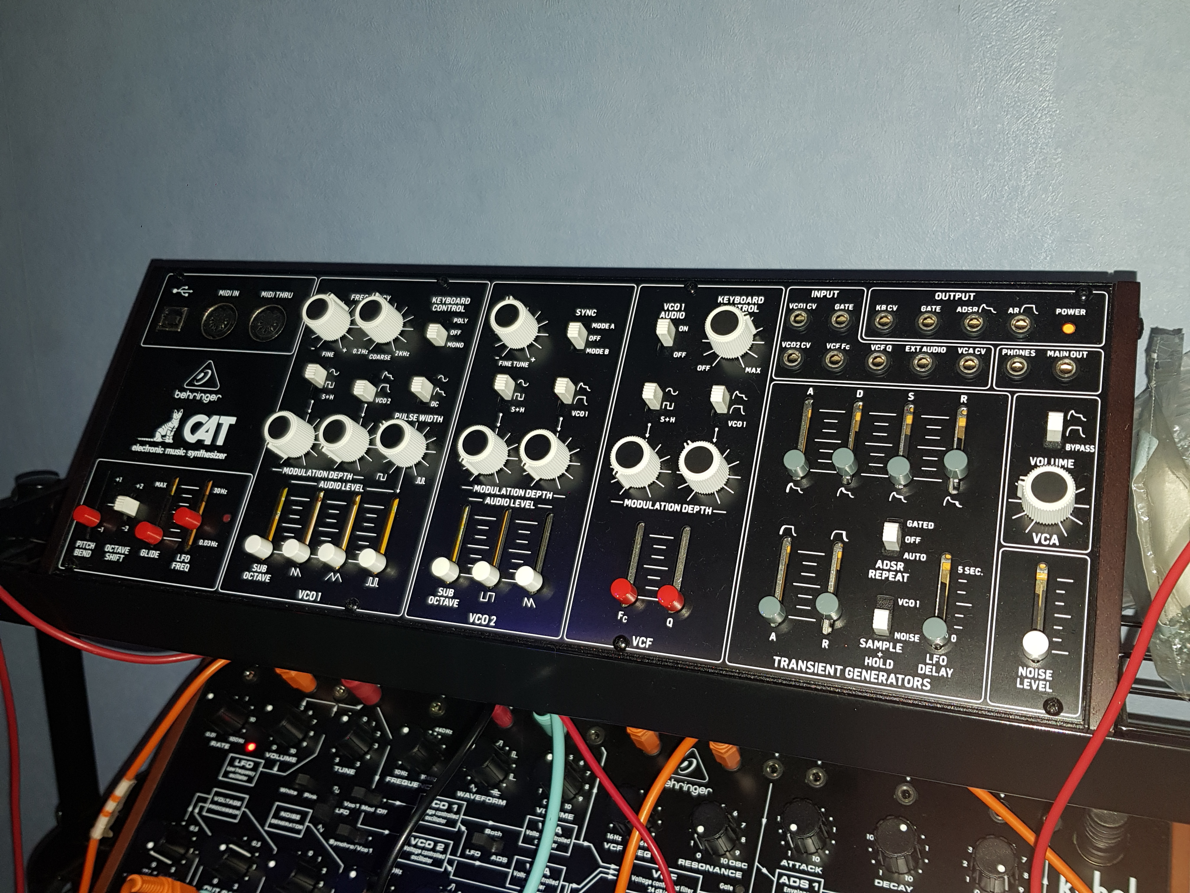 Behringer CAT Synthesizer (62366)