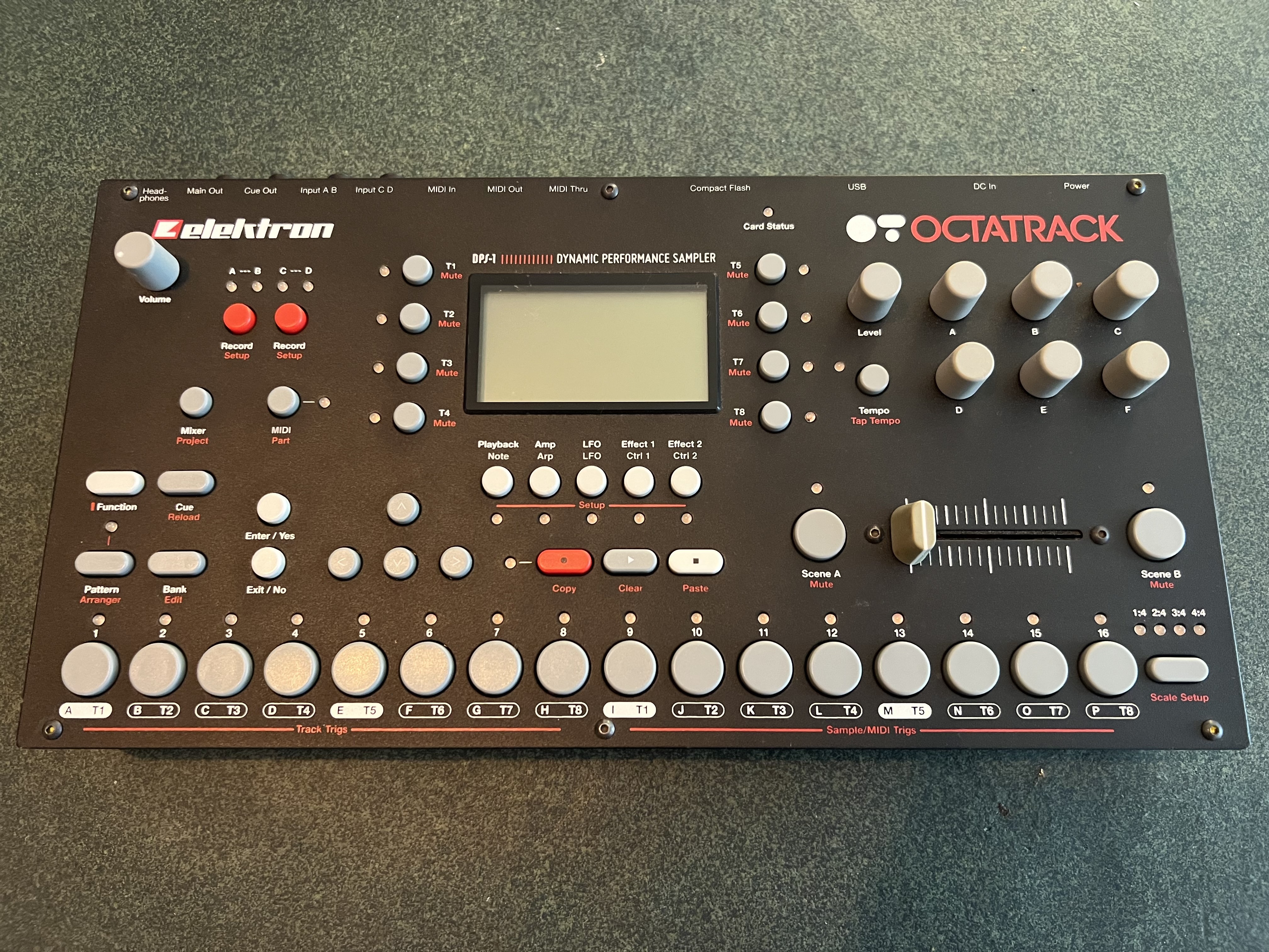 Vends Octatrack 