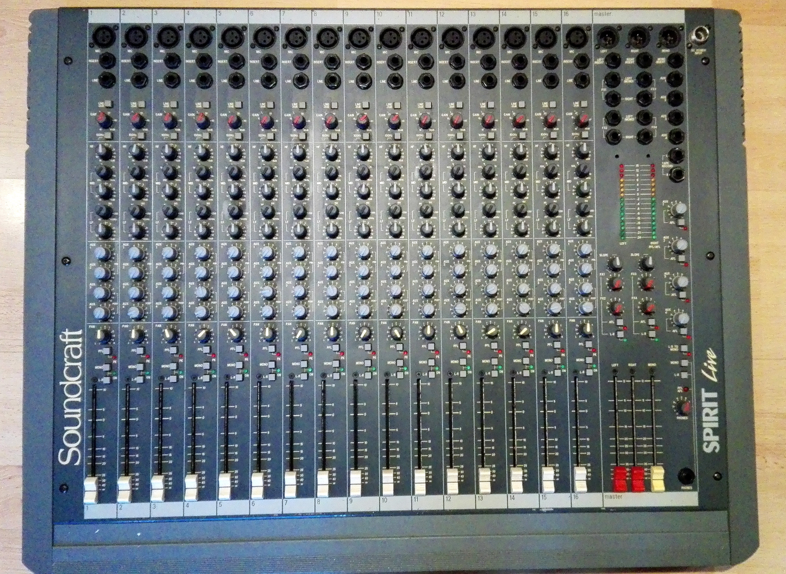 CONSOLE SOUDCRAFT 16/3