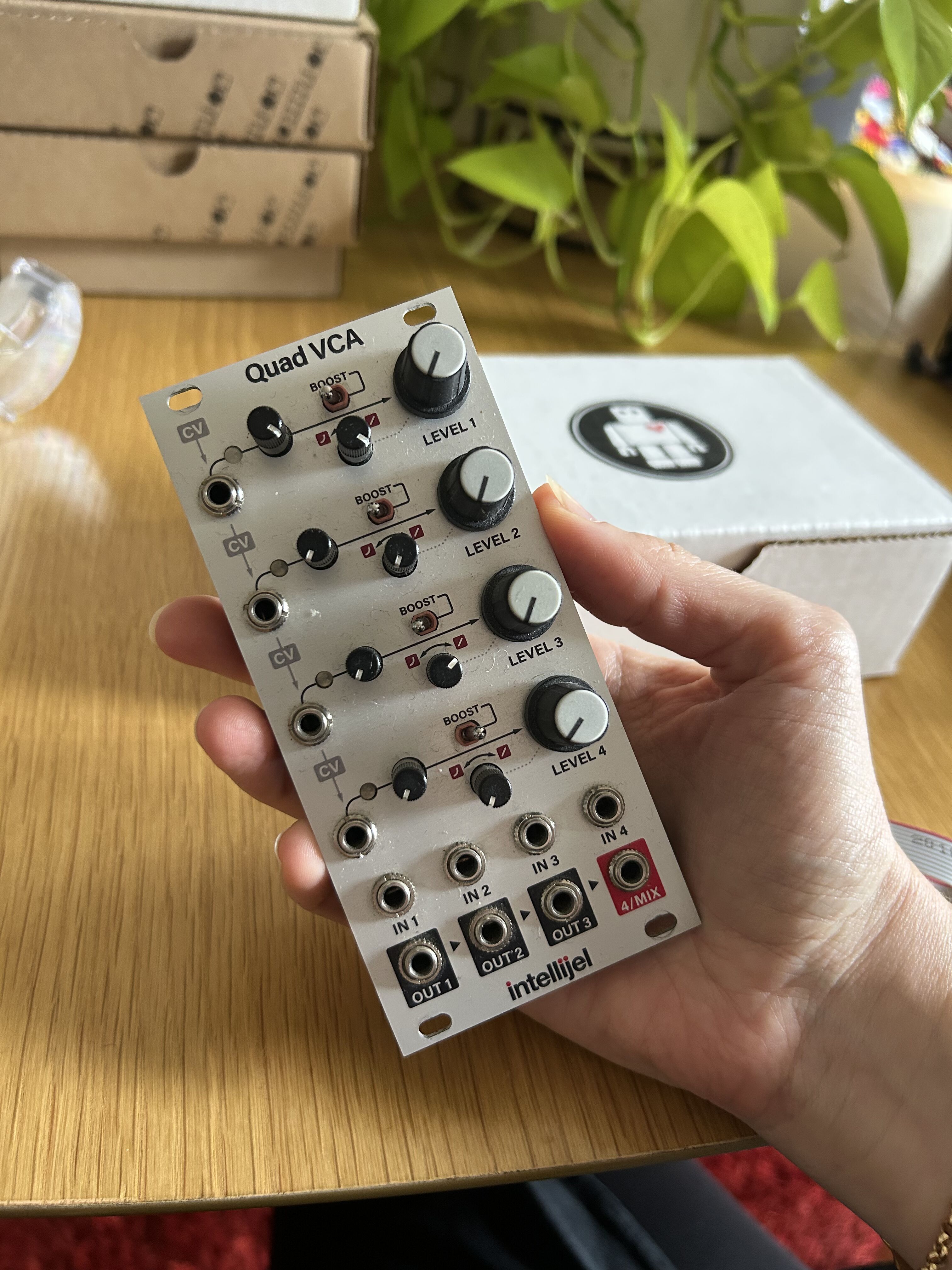 Intellijel Quad VCA
