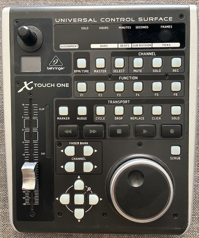 Vends Behringer X-Touch One en parfait état