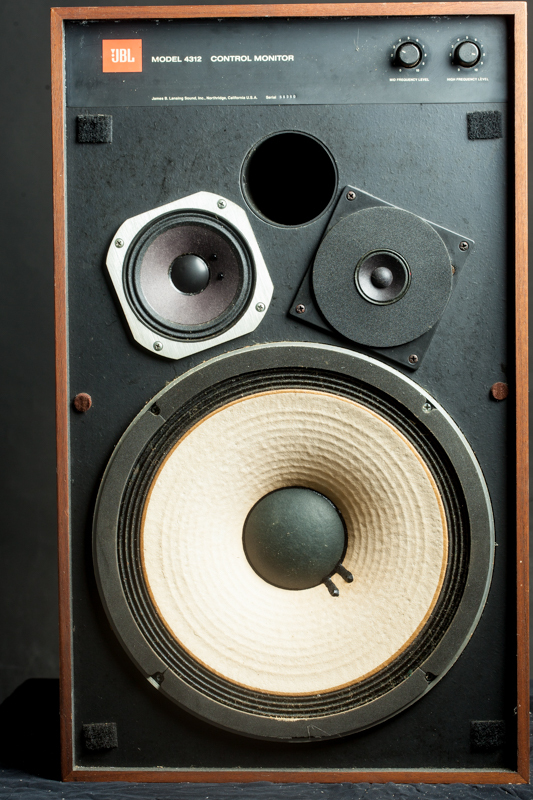 Vend paire d'enceinte JBL 4312