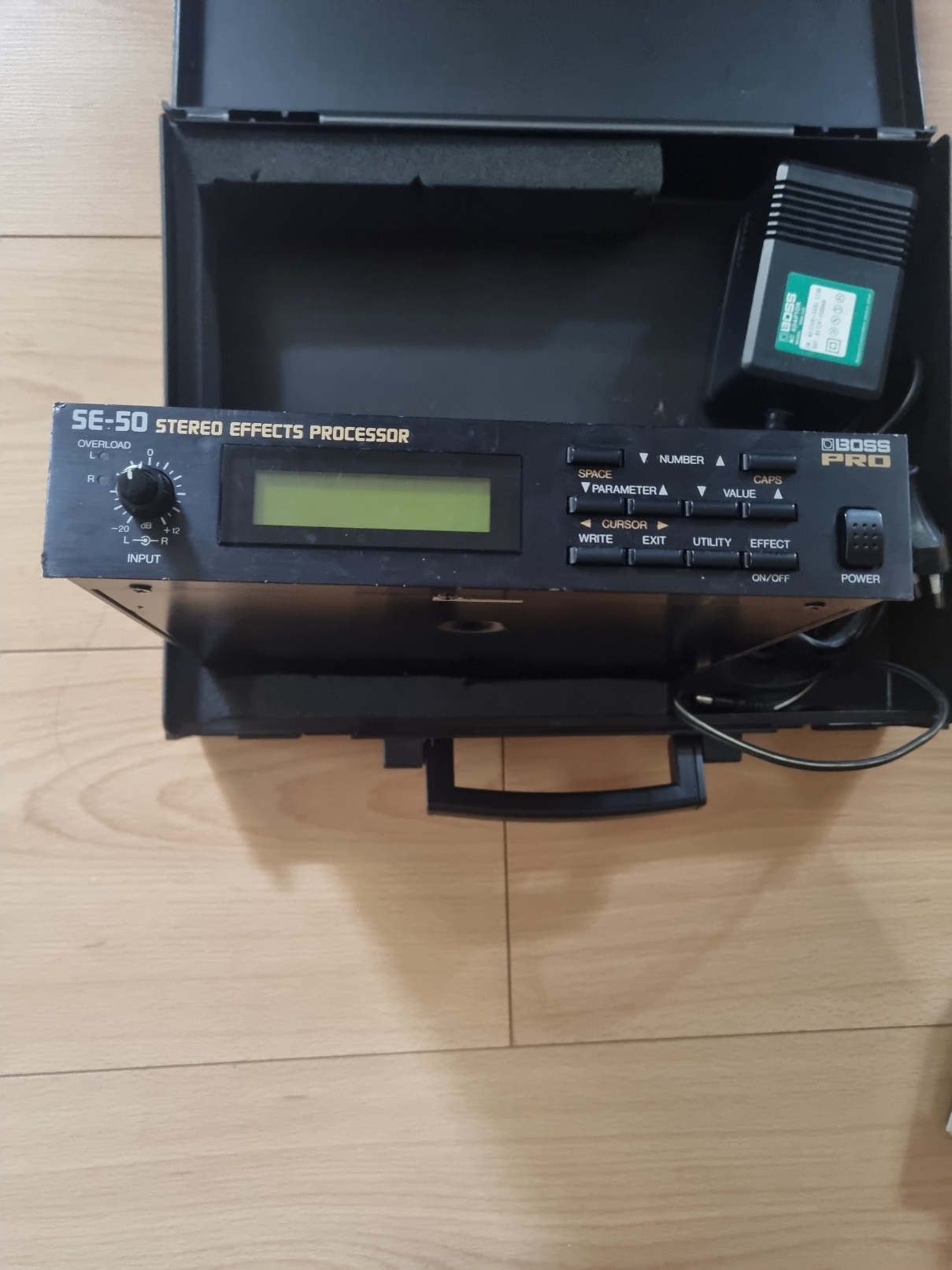 Vends multi effets BOSS SE 50