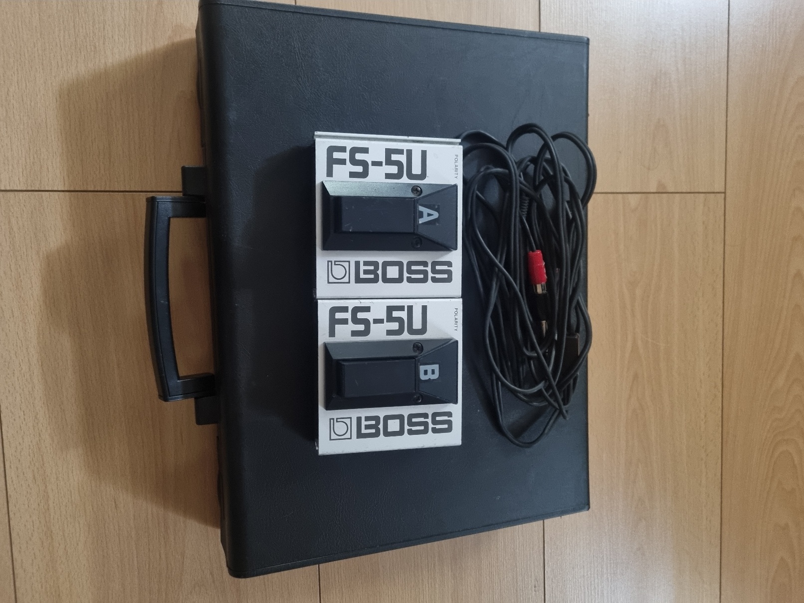 Vends deux footswitch BOSS FS5U