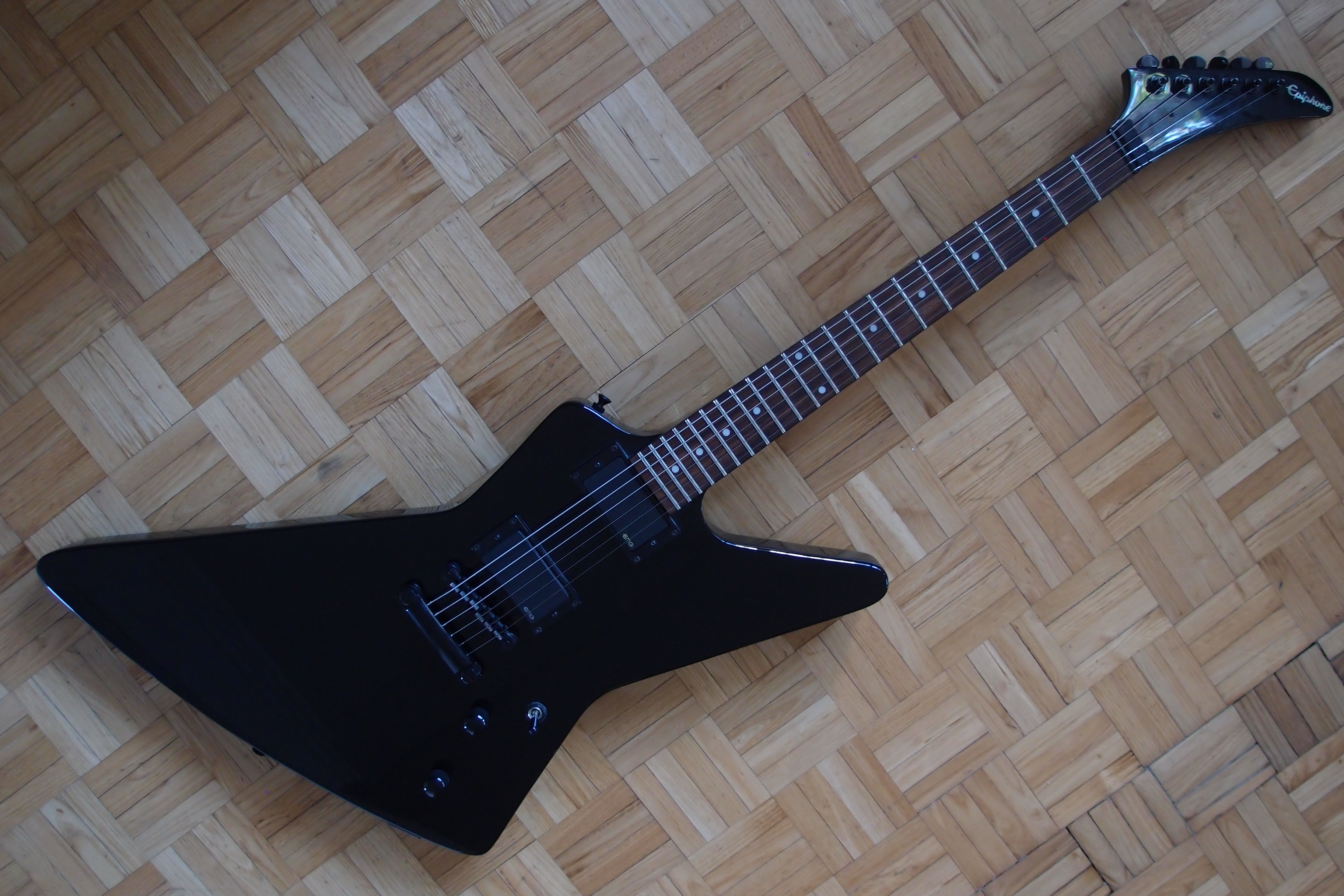 Epiphone 1984 Explorer EX (66337)