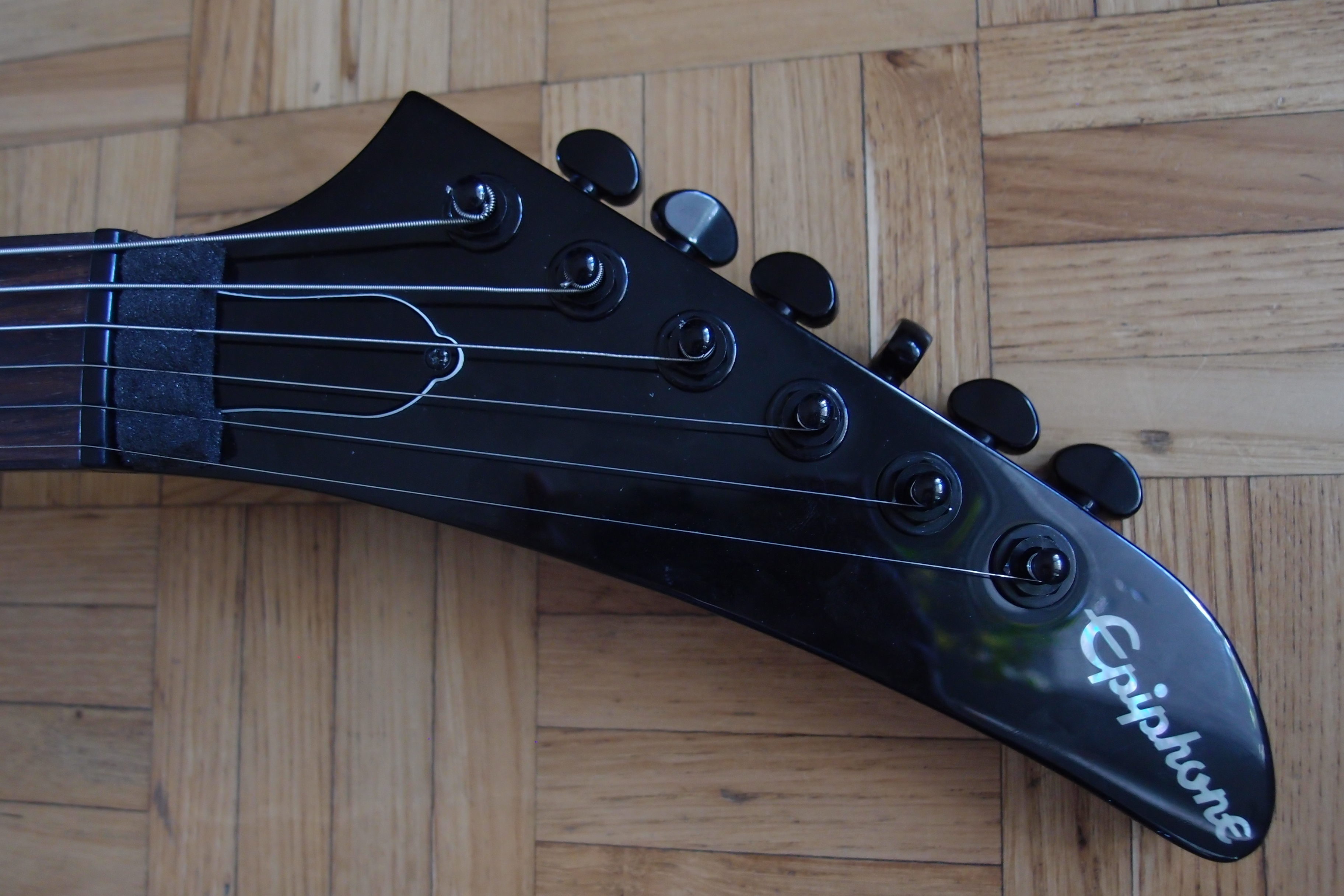 Epiphone 1984 Explorer EX (73981)