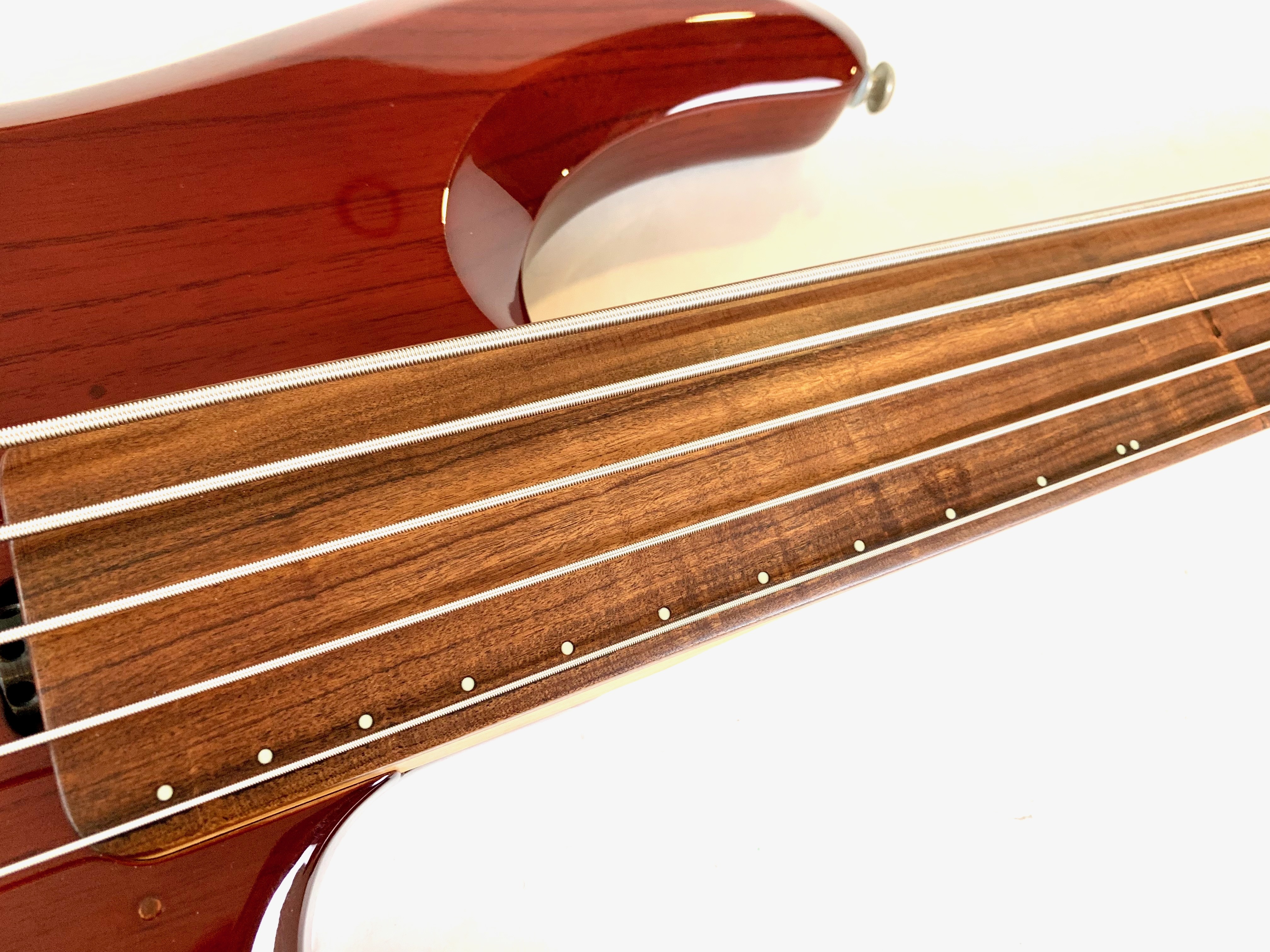 Music Man StingRay 5 Fretless (37026)