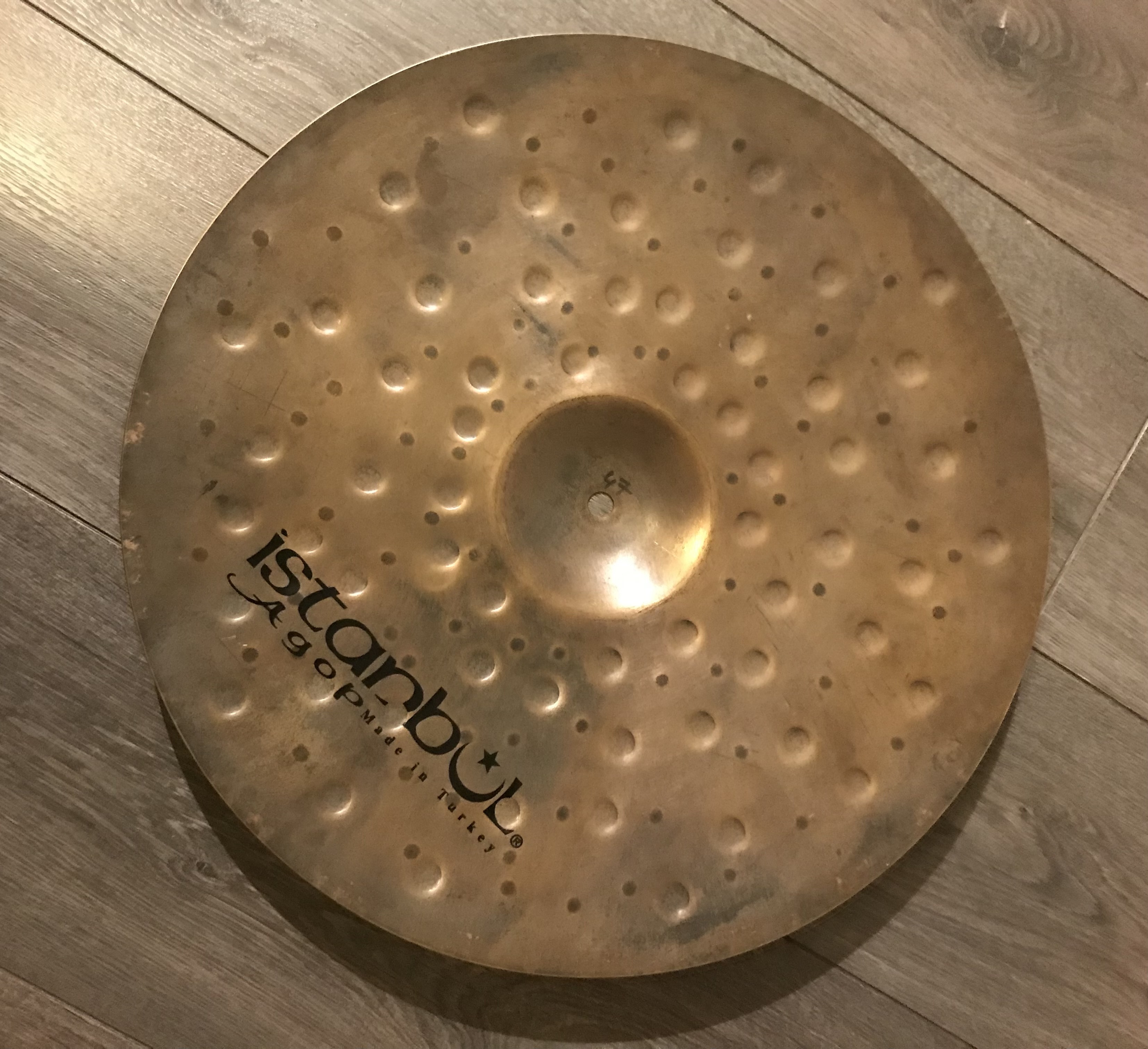 Vends Hi hat 17” Istanbul XIST Dry Dark • Prix : 350€.