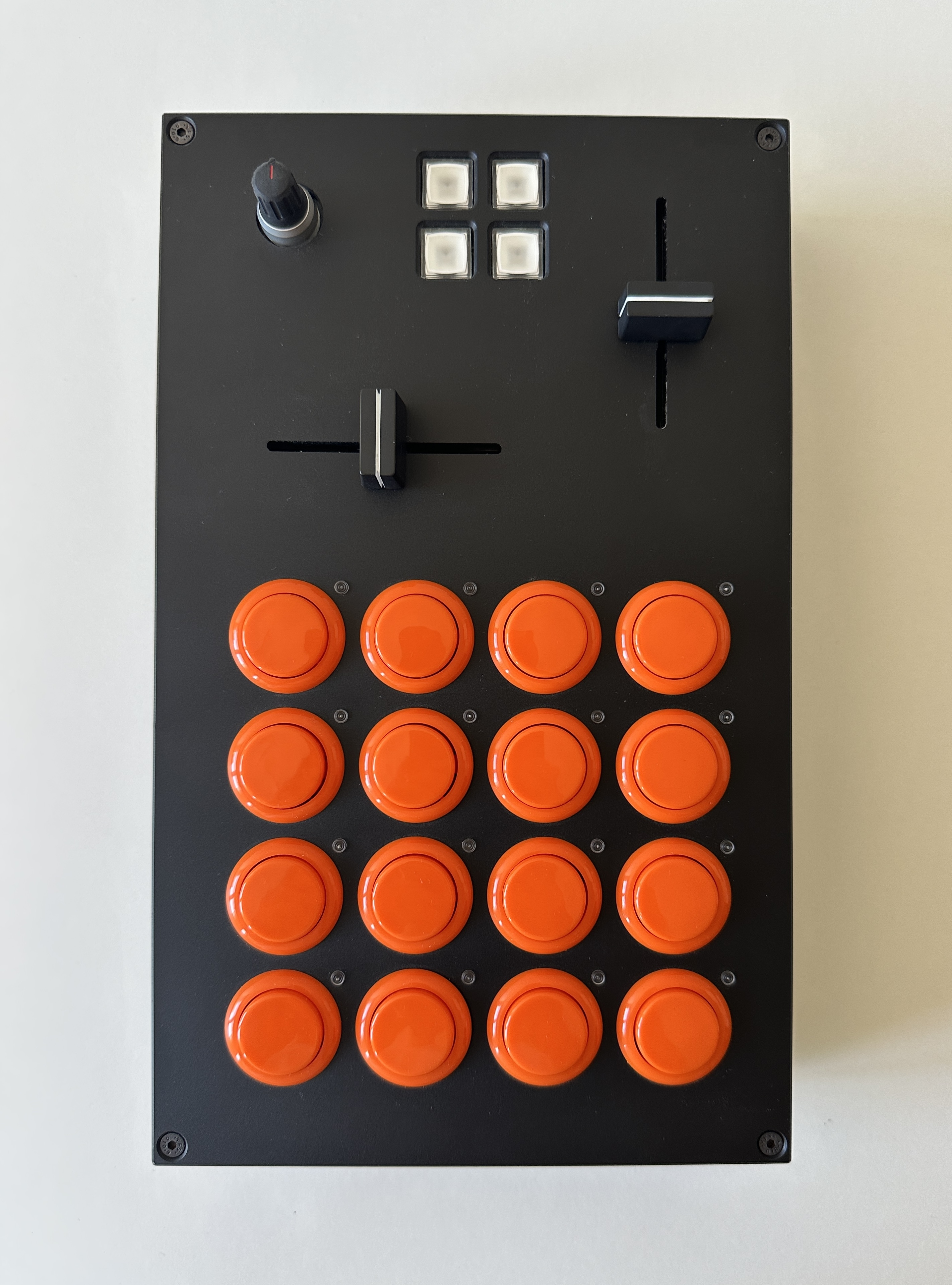 Vends Dj Techtools Midi fighter pro 