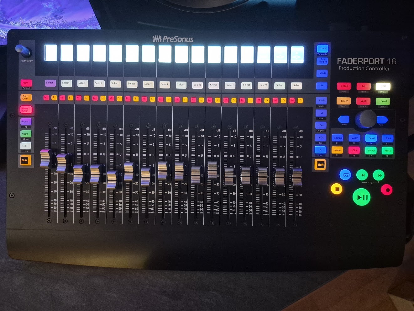 Vends Faderport 16 presonus