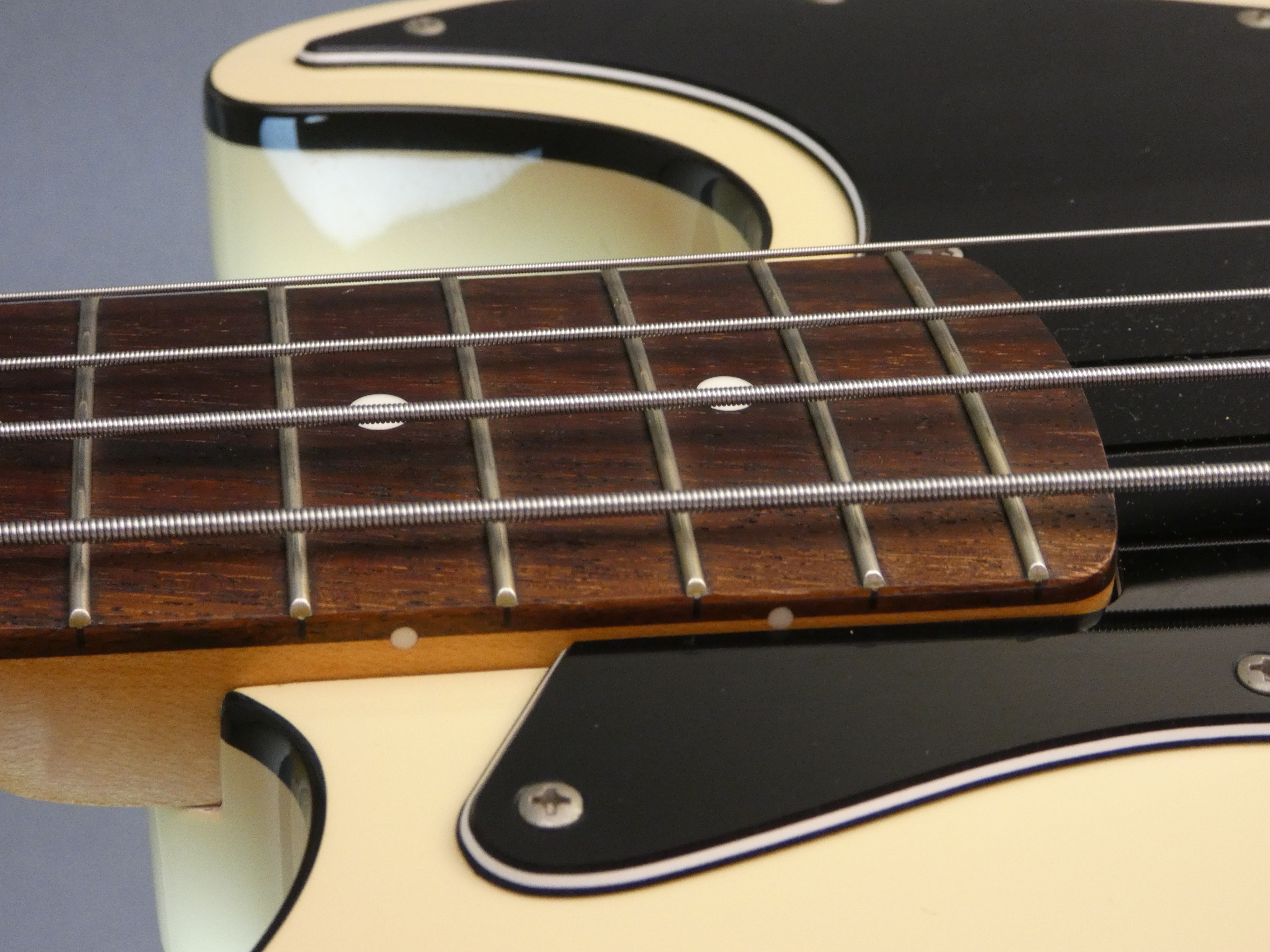 fender ajb vwhite aerodyne japon japan (6)