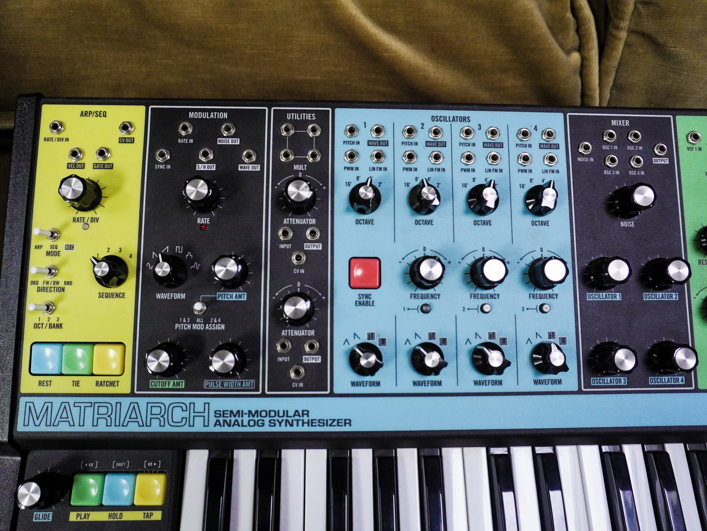Moog Music Matriarch (38756)