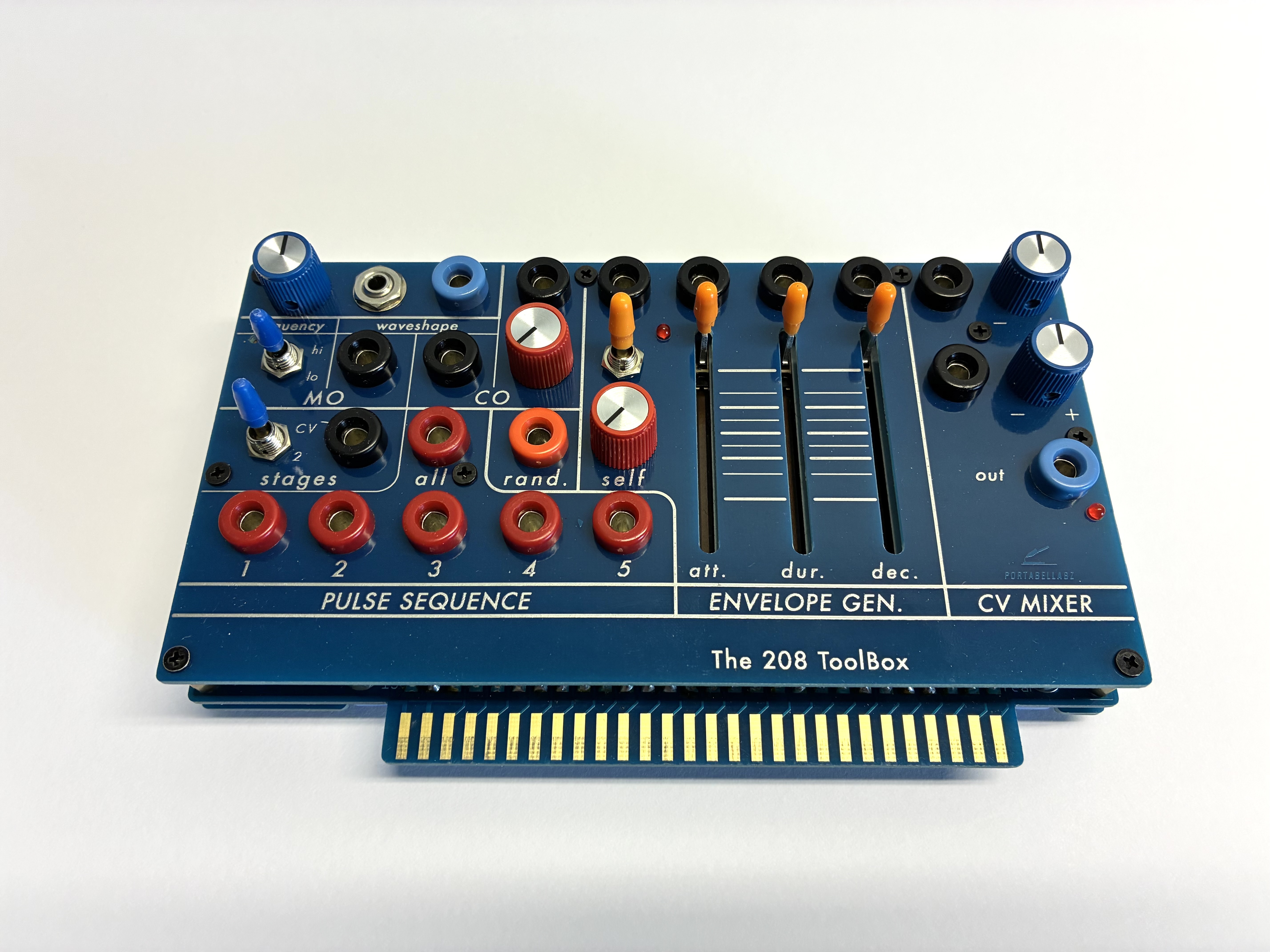 Vends THE 208 TOOLBOX = 1 carte de Potabellabz pour Buchla 208