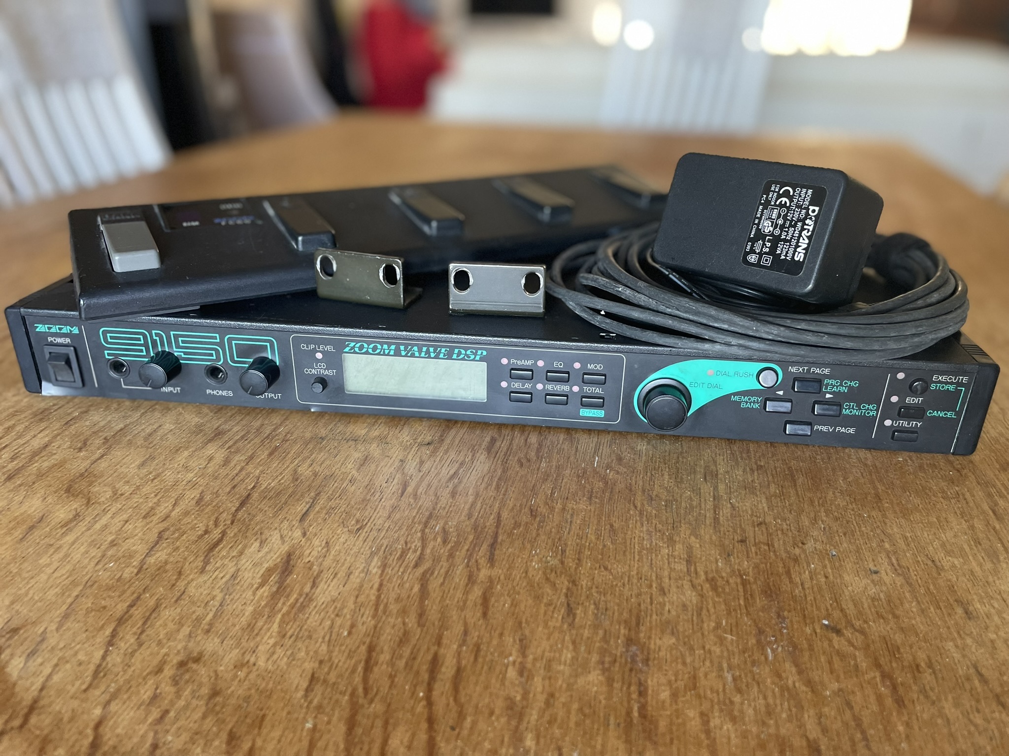 Rack Préamp Lampe Zoom 9150 + controleur FC-50