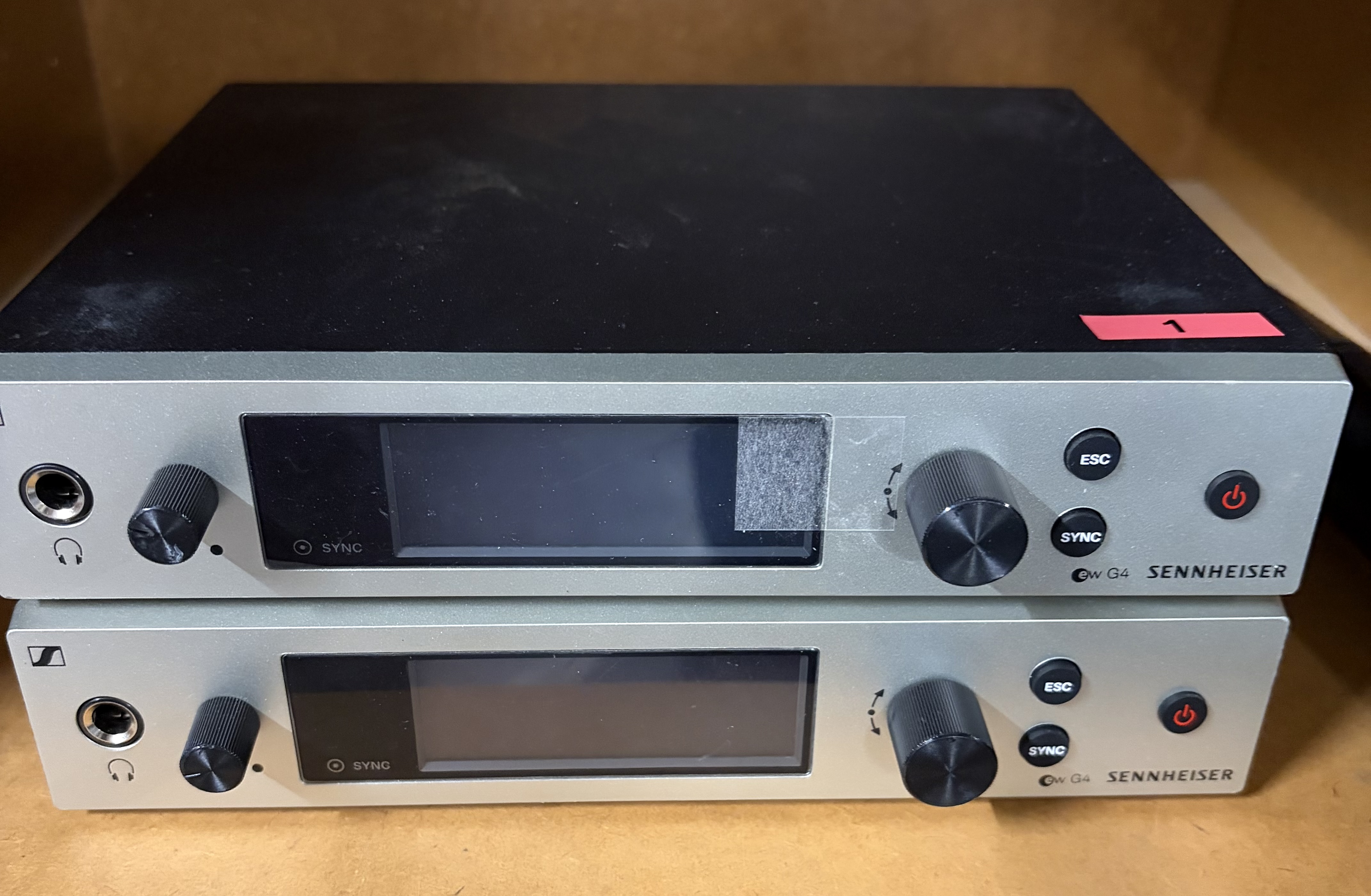 2 bases de micros seinnheiser Ew g4 + 2 micros hf e935