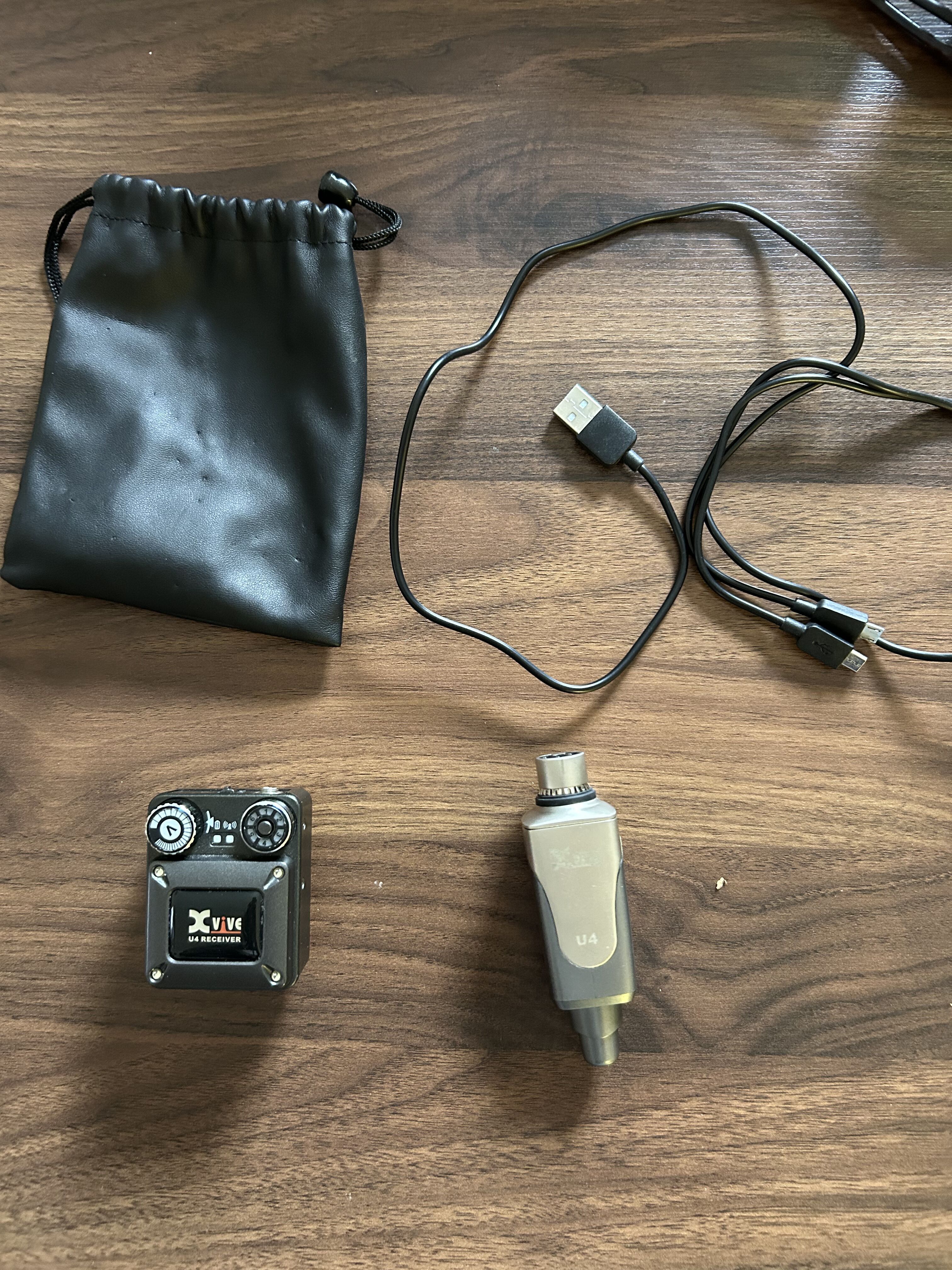 Vends system in ear X-VIVE 4 (sans écouteurs)