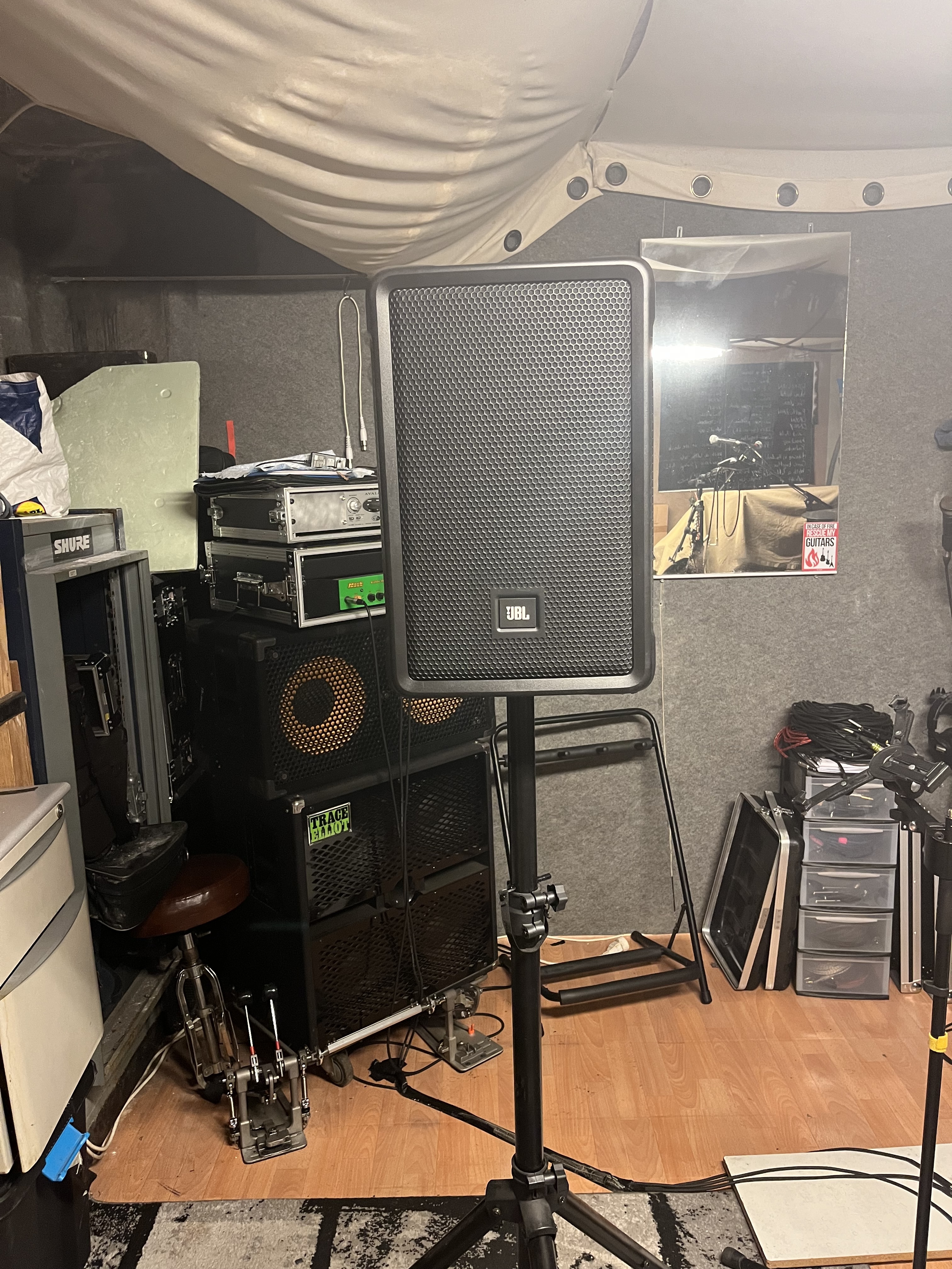 Vends enceintes amplifiées JBL IXR108BT état neuf
