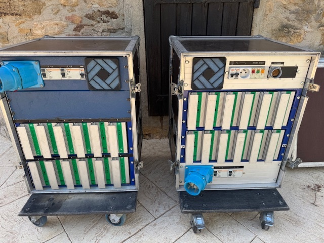 Vends  2 BLOCS DE PUISSANCE RVX 12X 5KW  DMX 